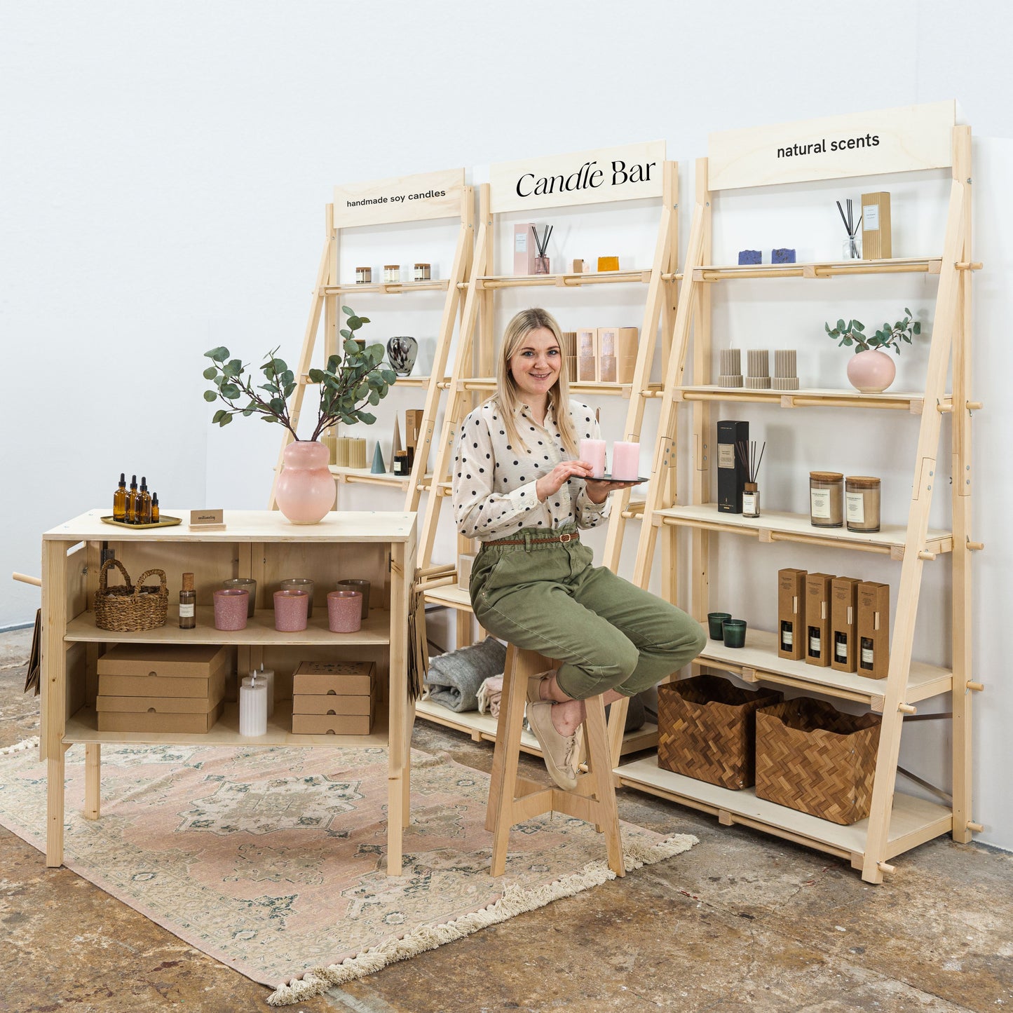 Portable display counter with stool for pop-up shops