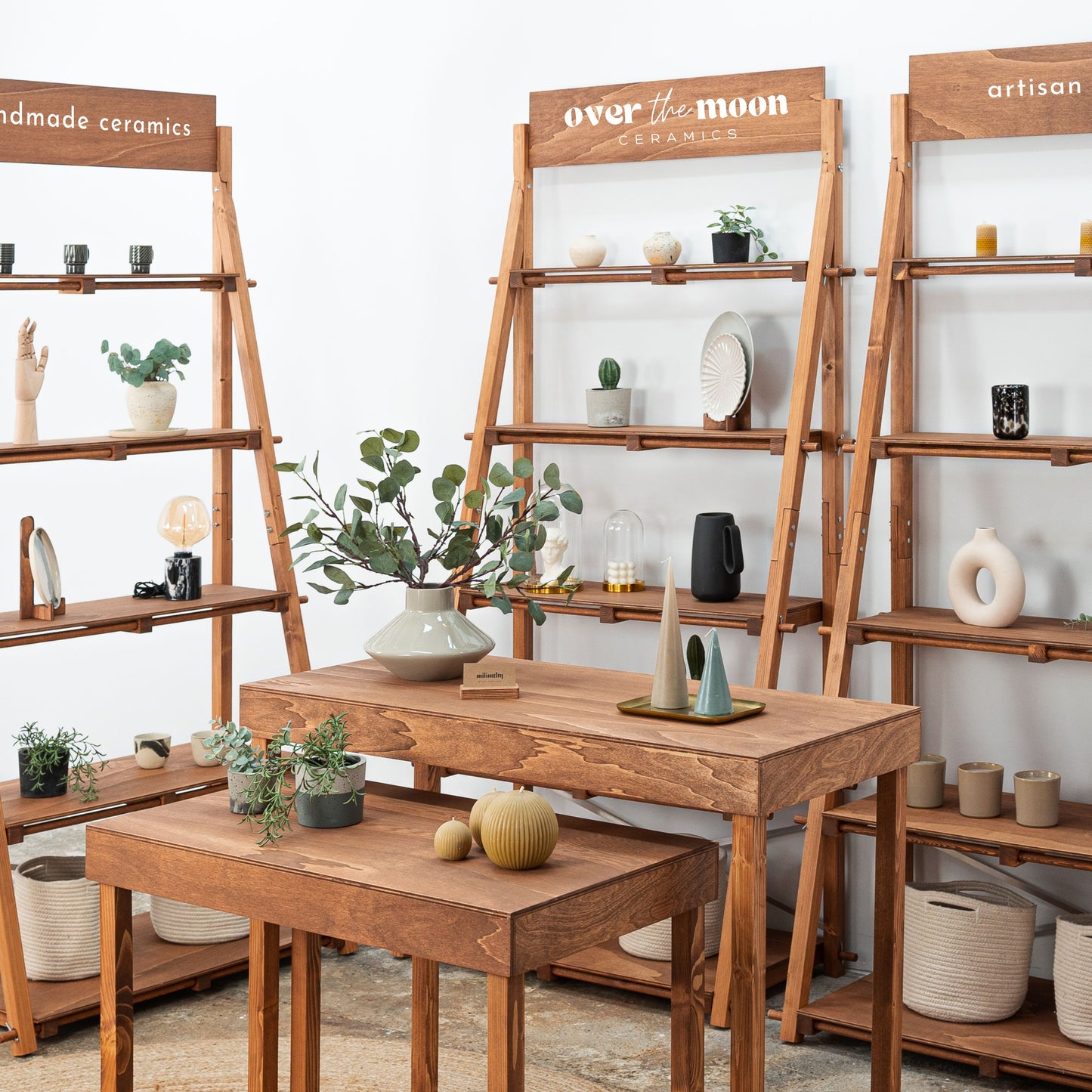 California Bundle in coffee color – versatile display solution for retail spaces, ideal for artisan products
