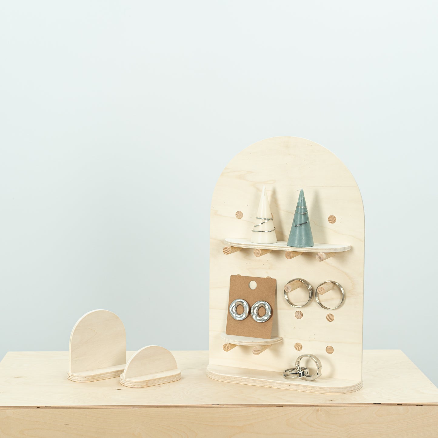 MUSTERVERKAUF | Zusammenklappbares Holz-Stecktafel-Einzelhandelsdisplay VAP-03-NT für den Tisch und ein Set mit 2 Tischschildern/Kartenhaltern kostenlos