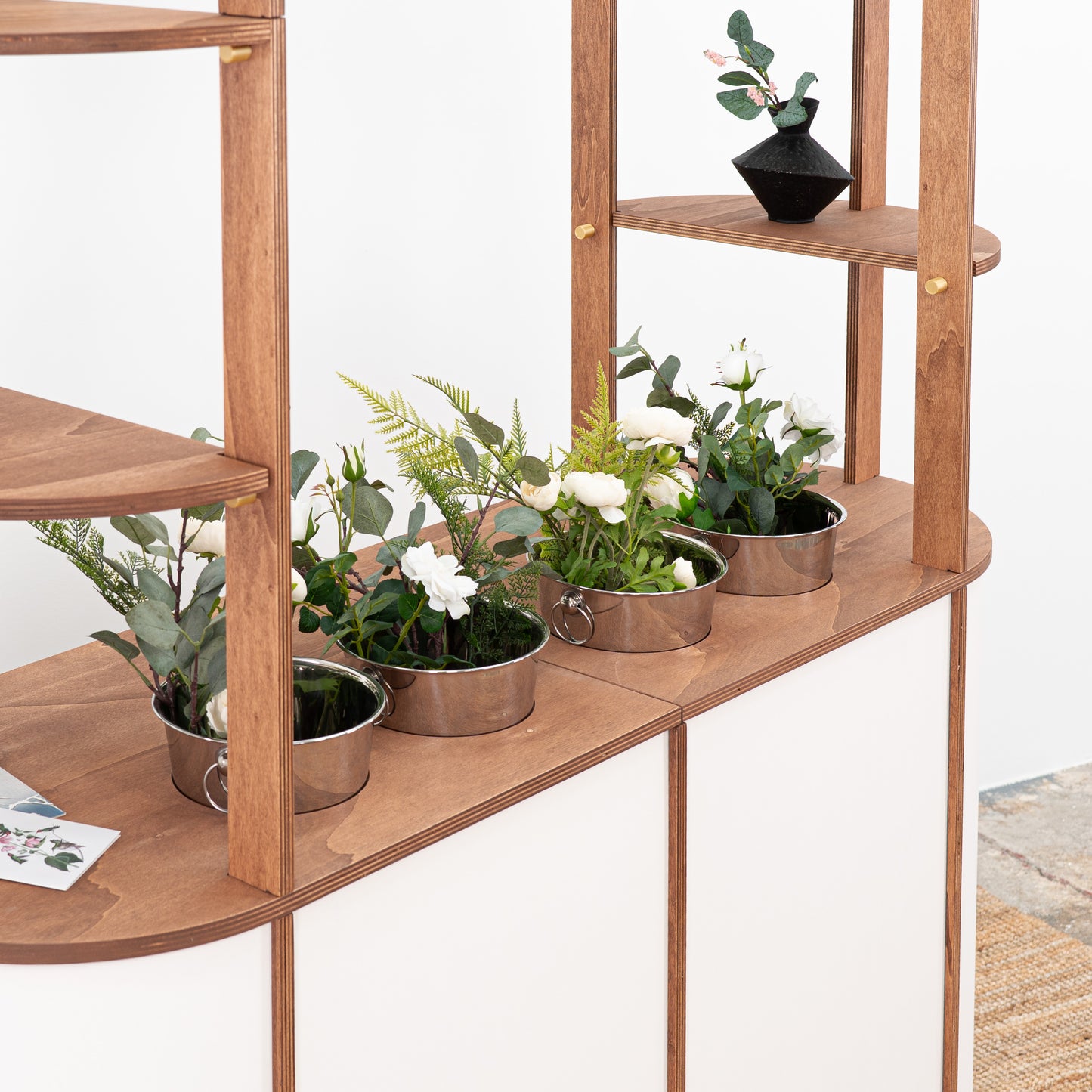 VC-29-C-W Cart for mobile flower shop and boutique flower display at events.