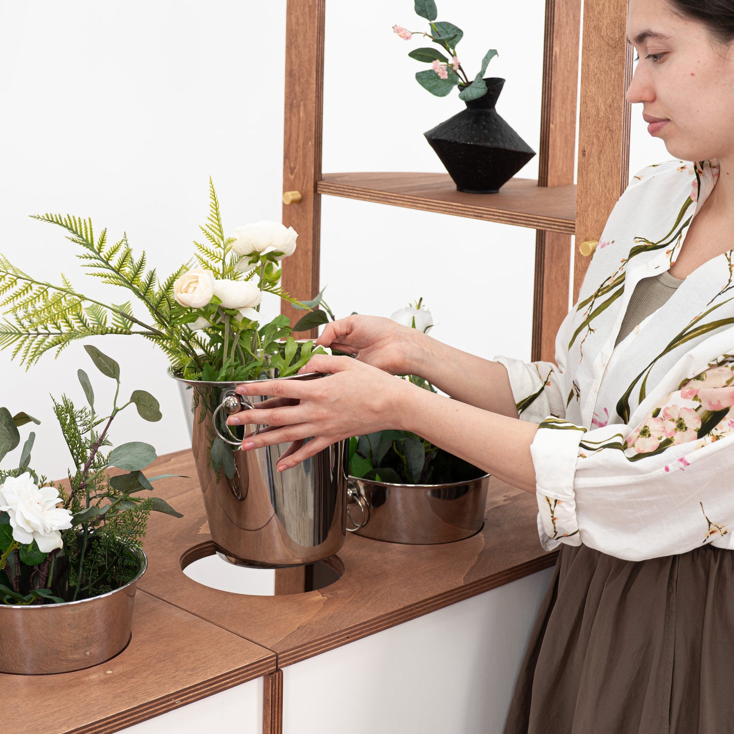 Customizable flower cart for florists, designed to display flowers at pop-up shops and events.