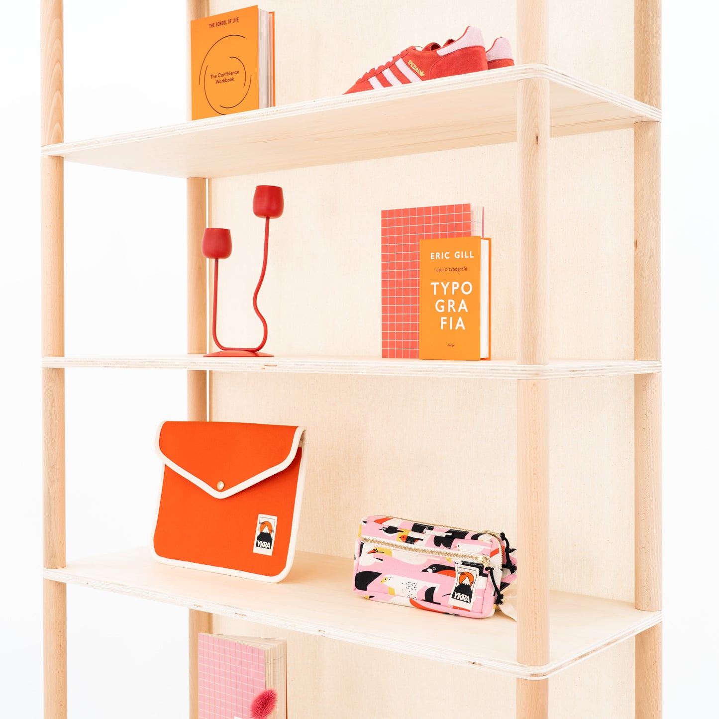 natural modular shelving for events and stores
