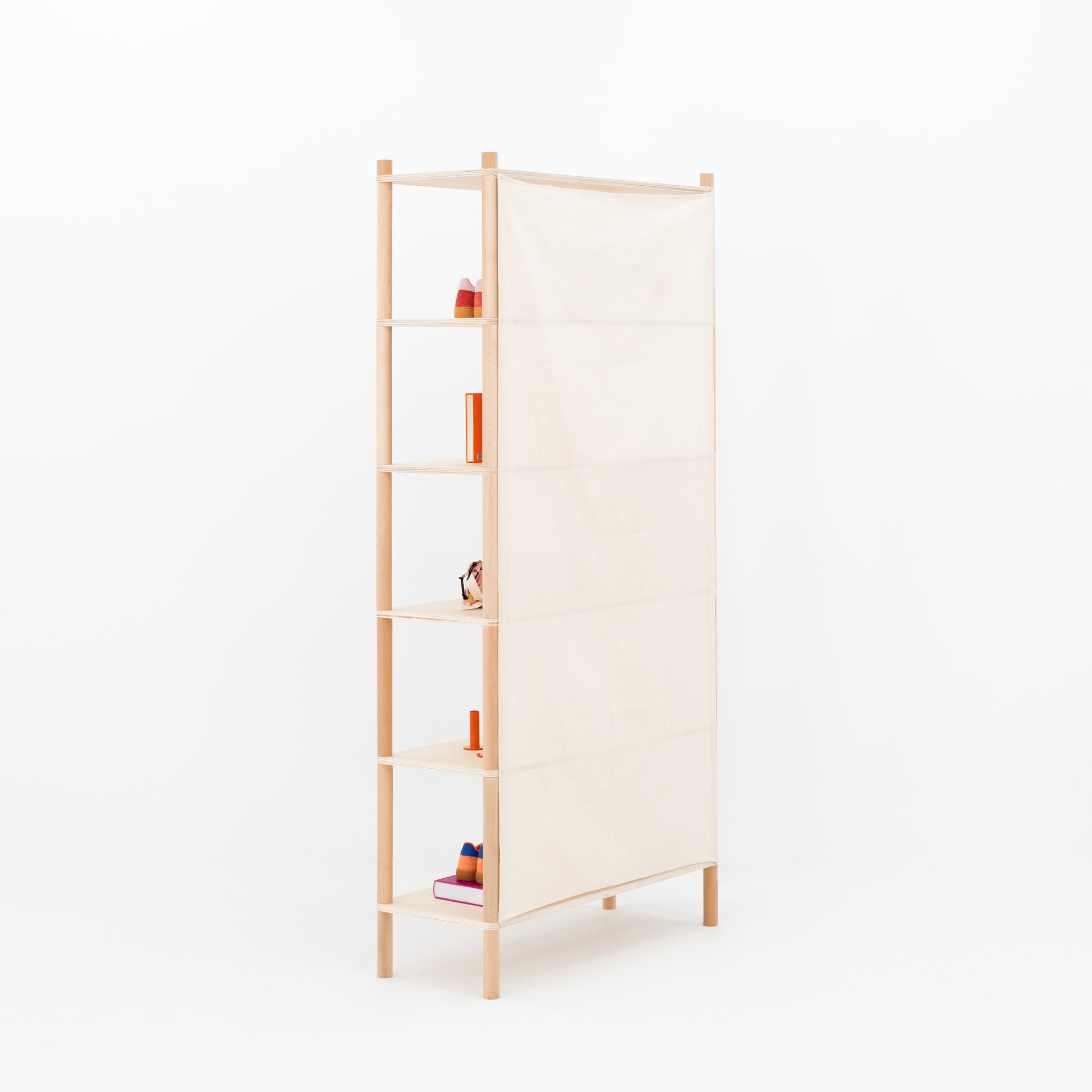 versatile shelving system for market stalls