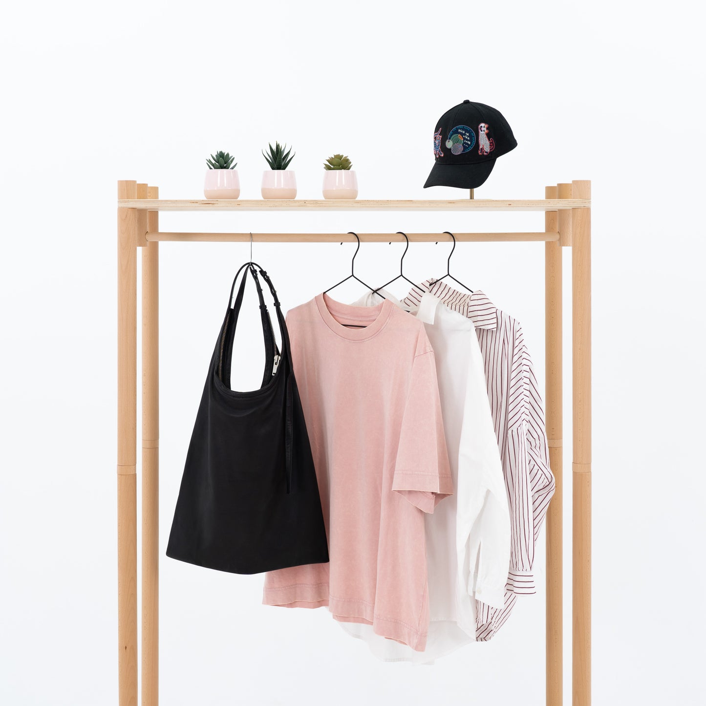 Portable modular display rack with clothing and accessories for trade shows