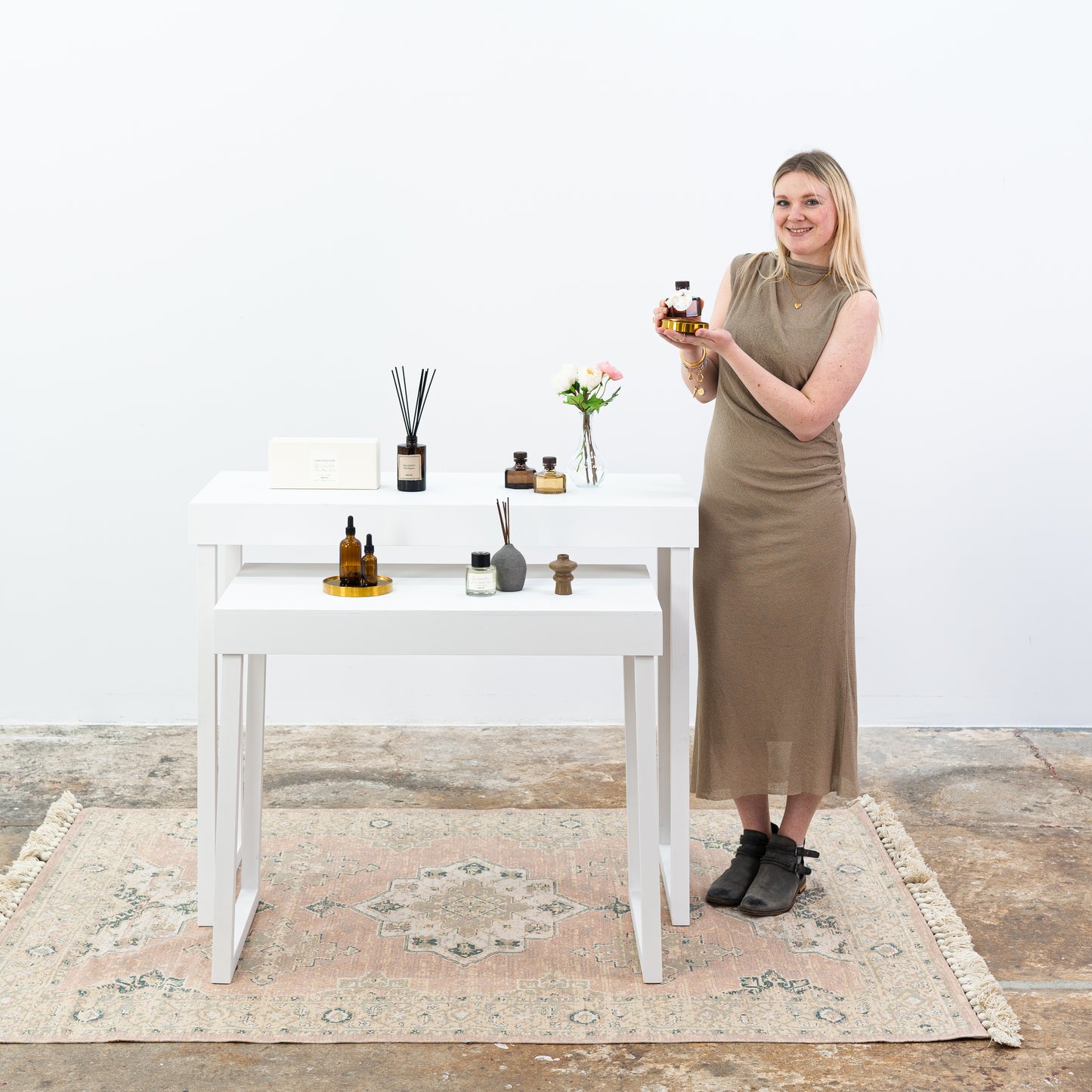 White nesting vendor tables for trade fairs and market booths