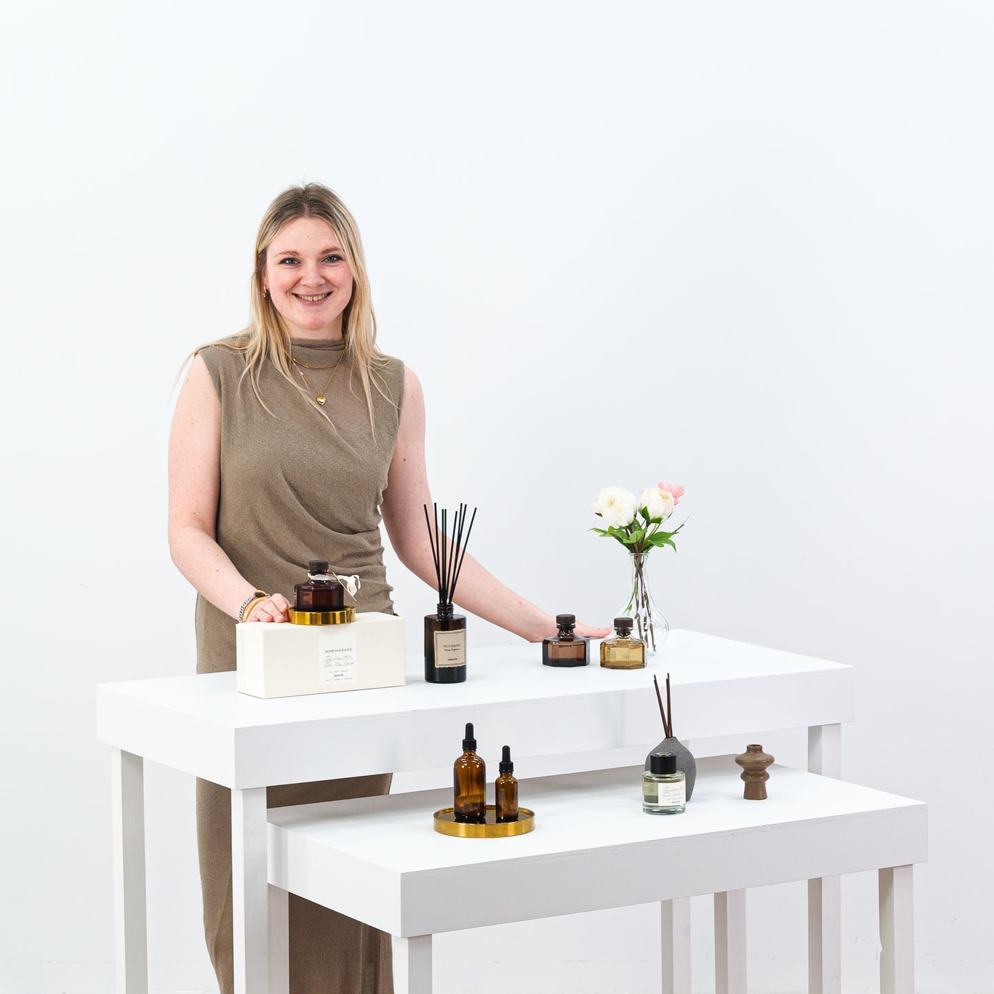 Portable trade fair display tables with nesting design
