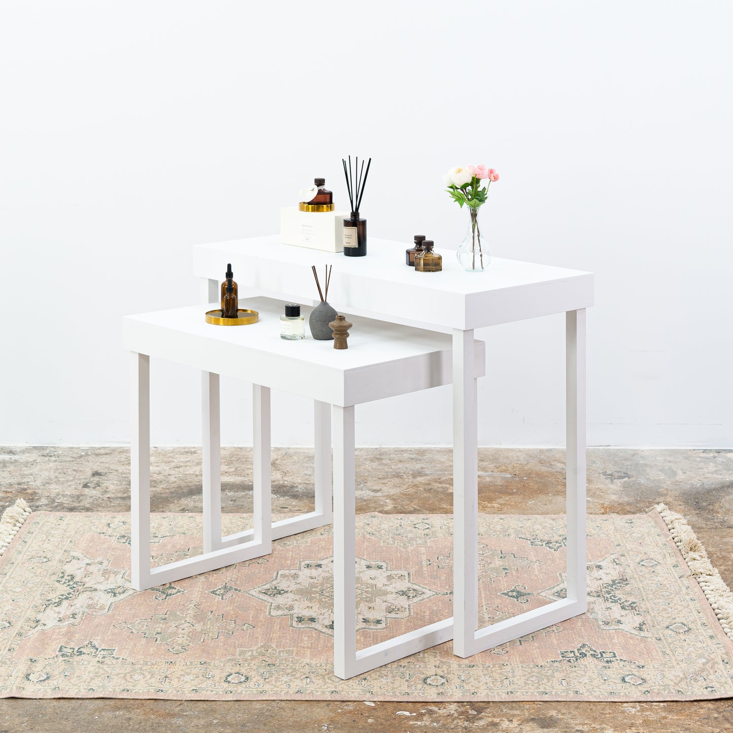 Flat-pack white display tables for retail activations