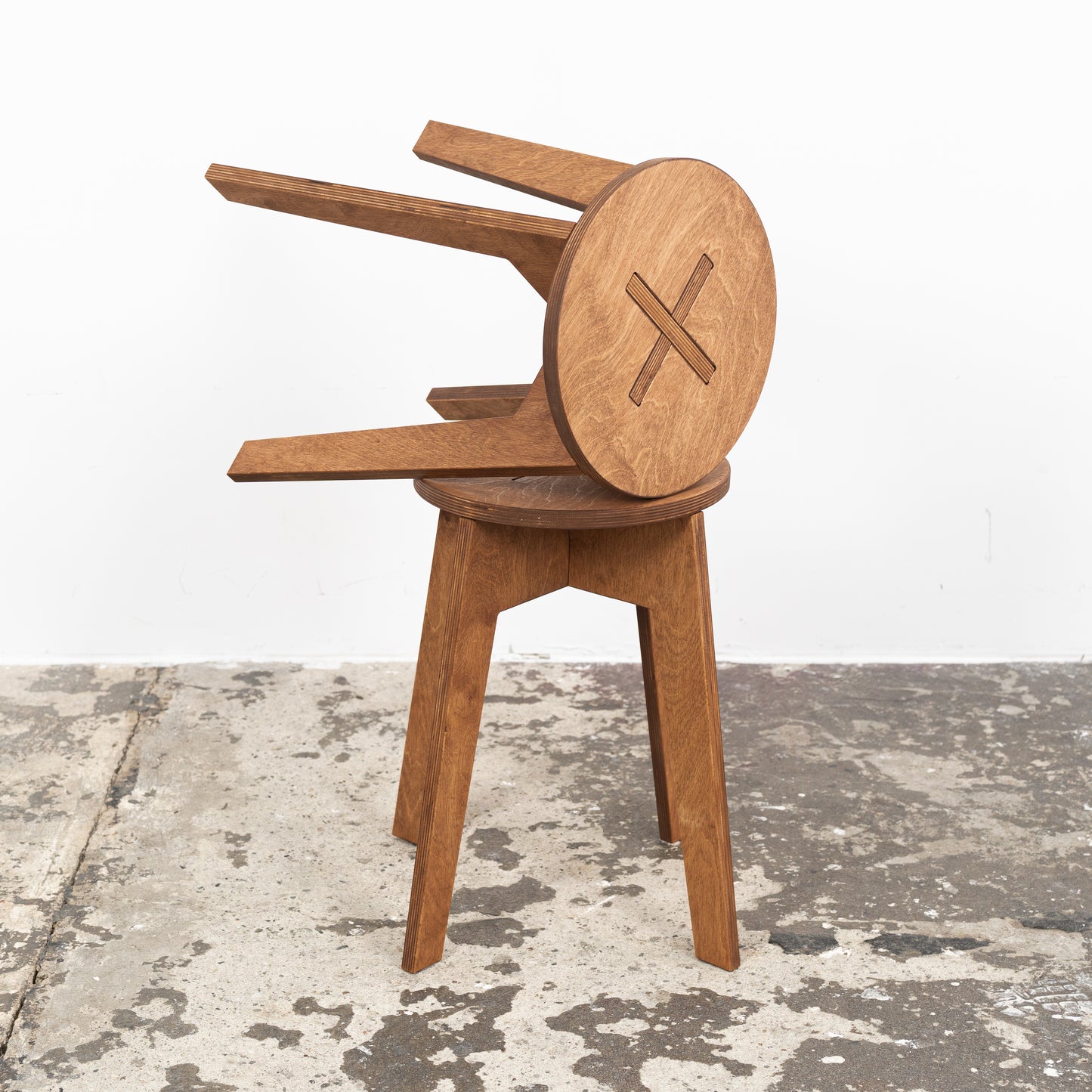 45 cm foldable stool for pop-ups and studios