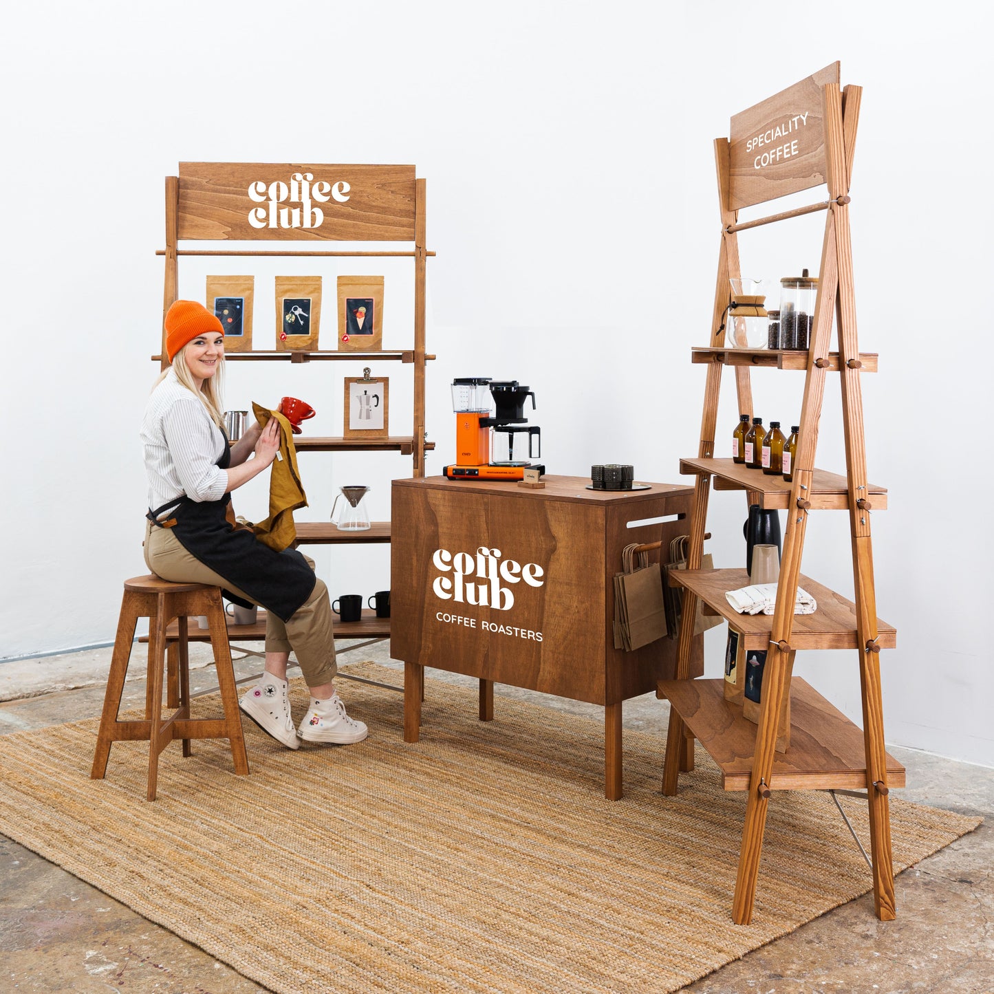 SET Dublin CF: Market fair display set VC-03-CF & VS-03-CF | pop up shop | shelving unit, check-out station and bar stool