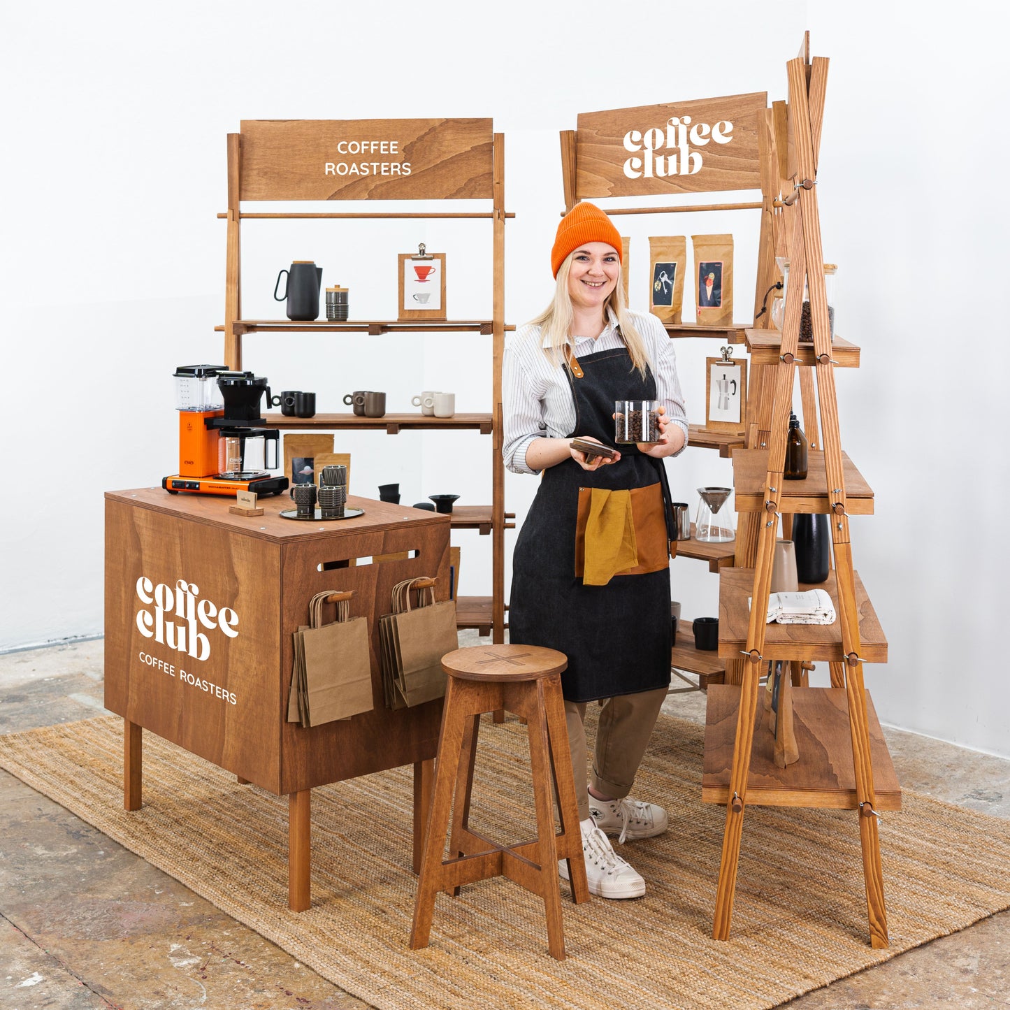 Minimalist wooden trade fair booth furniture