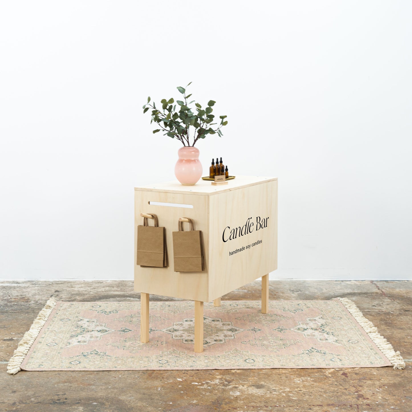 Minimalist display counter for trade fairs