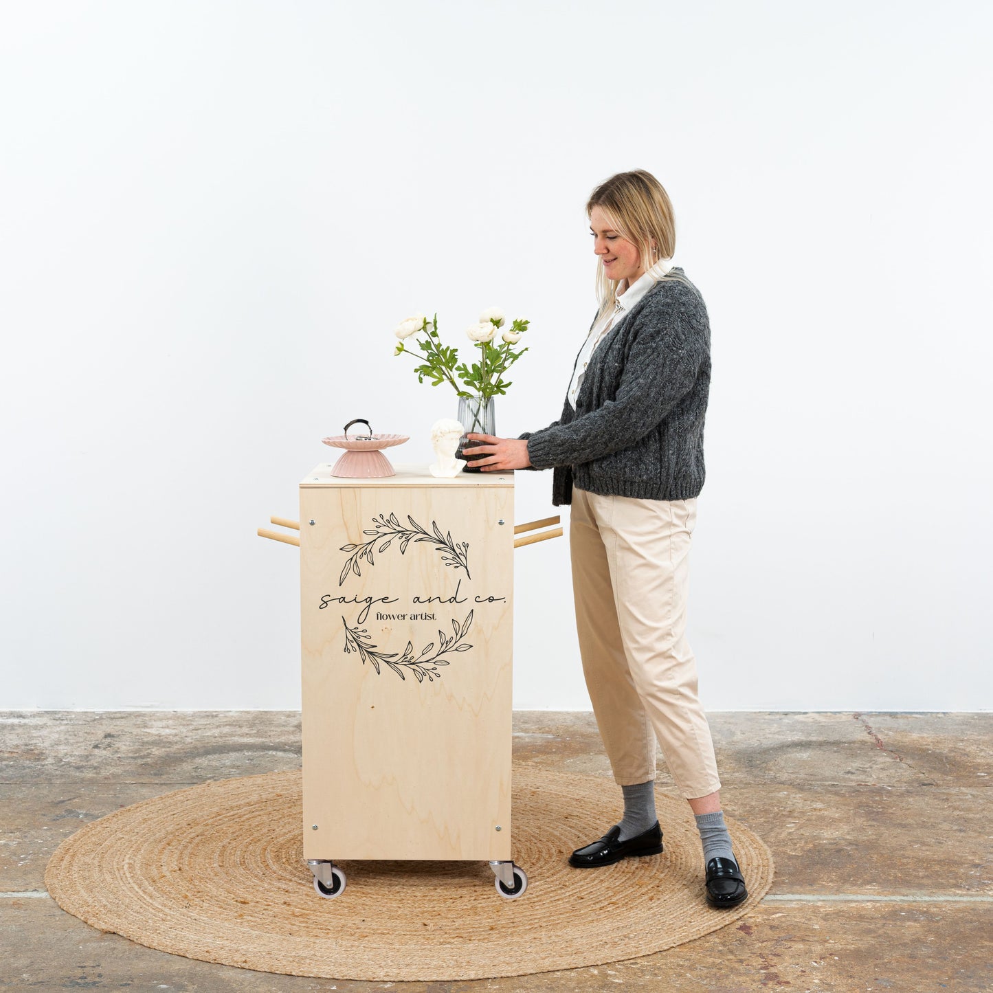 Host stand VC-06-W-NT | natural color