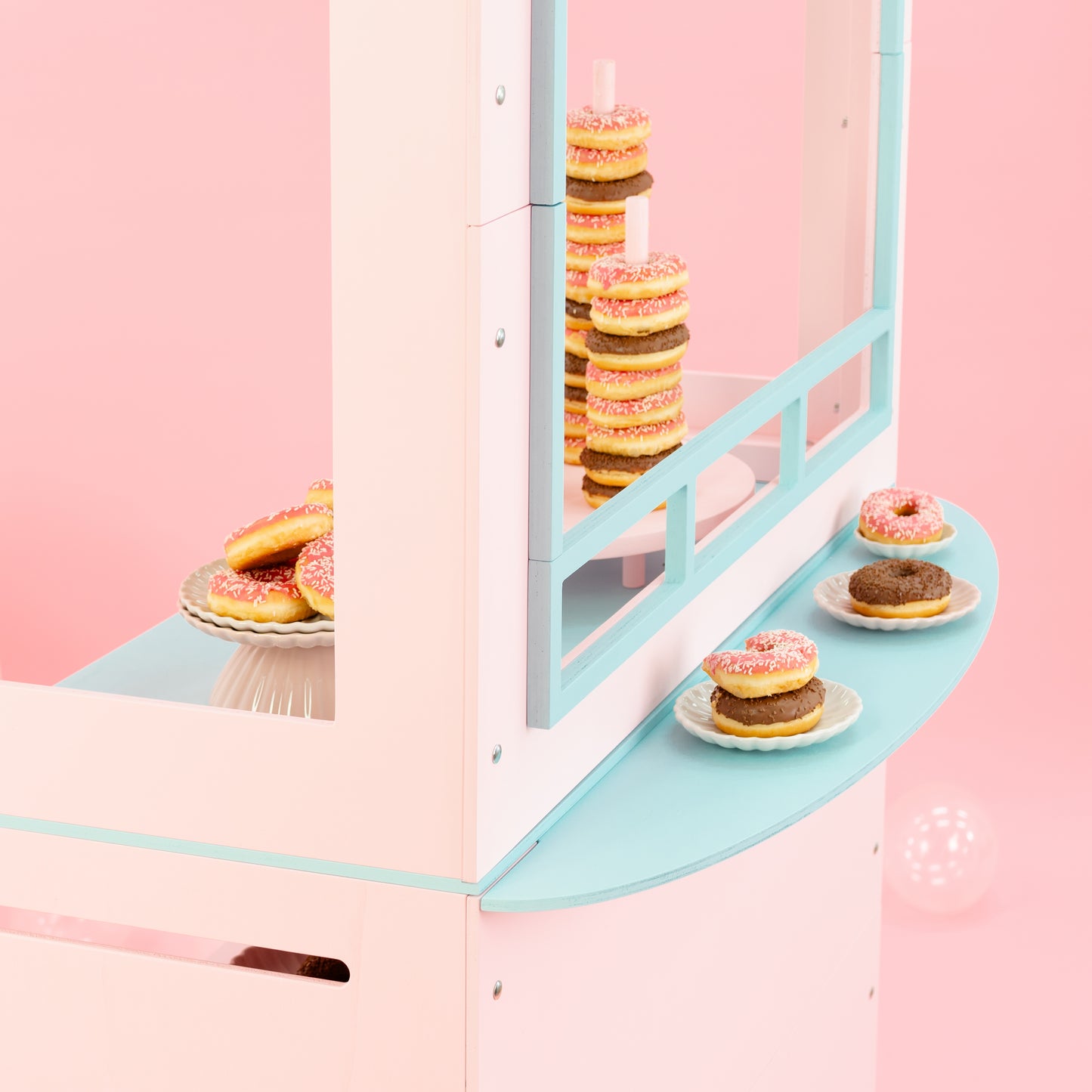 Portable dessert cart for catering and promotional events