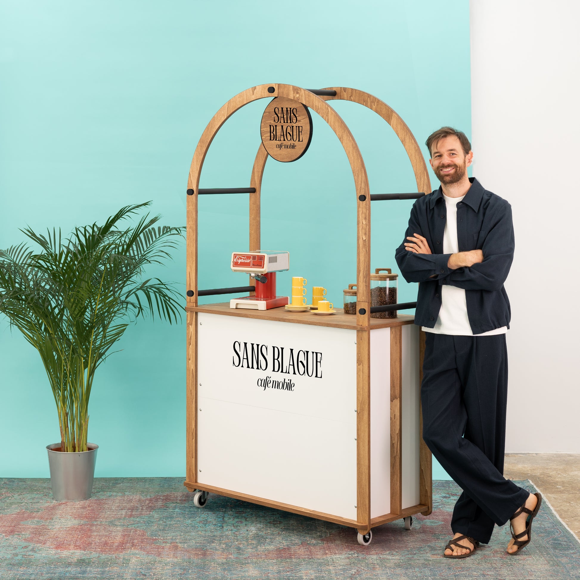 Portable bistro trolley for visual merchandising and brand activations
