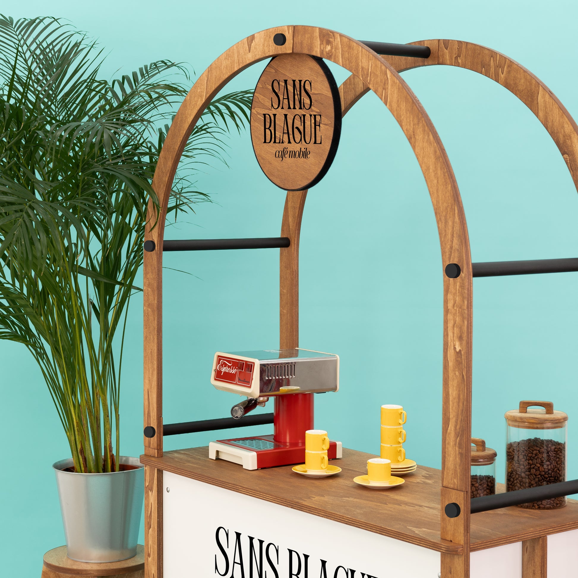 Collapsible bistro trolley serving drinks and snacks at trade show