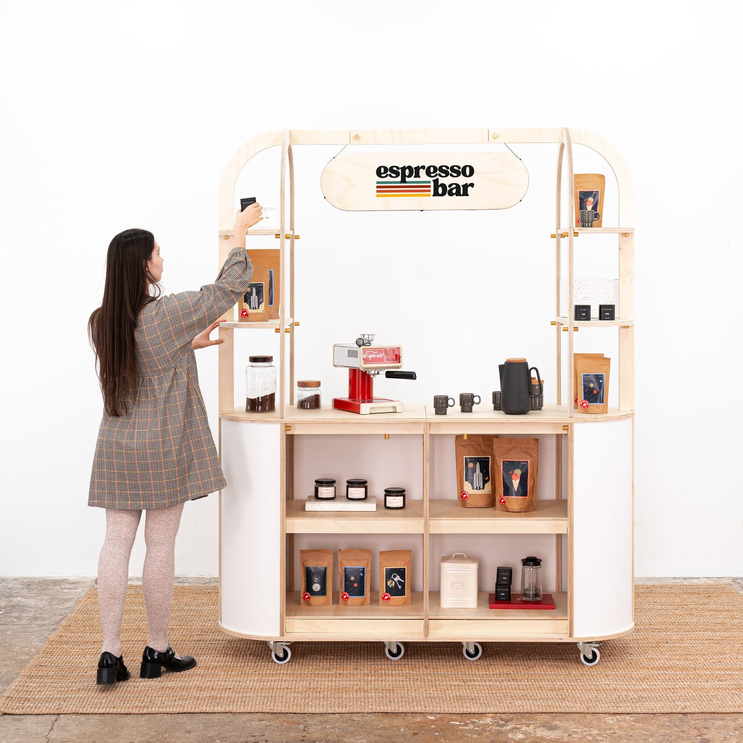 he VC-29 cart featuring designated slots for glasses, making it a perfect beverage service cart at events.