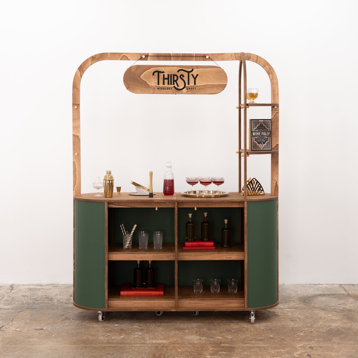 VC-29 cart in modular configuration, highlighting its adaptability for various types of displays and services at events.