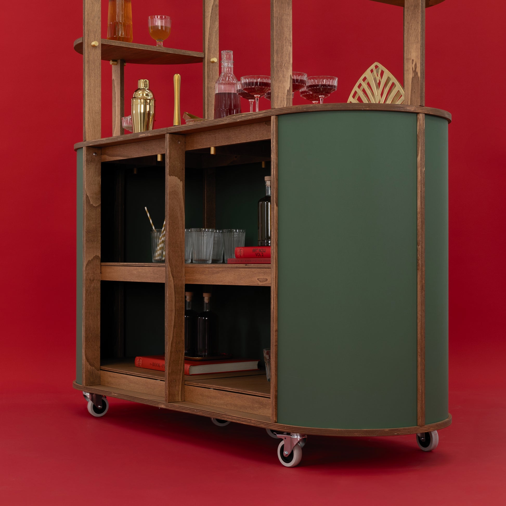 The VC-29 cart with its lockable caster wheels, ensuring stability and secure placement during service at events or trade shows.