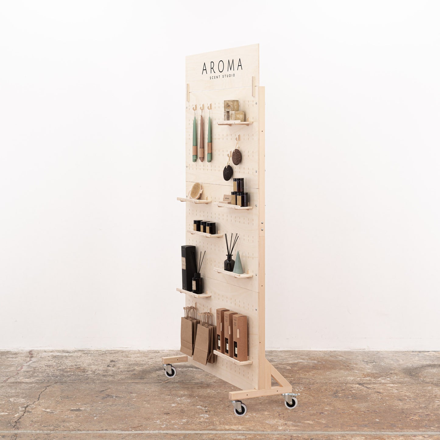 Pegboard wall VP-05-W-NT | natural color
