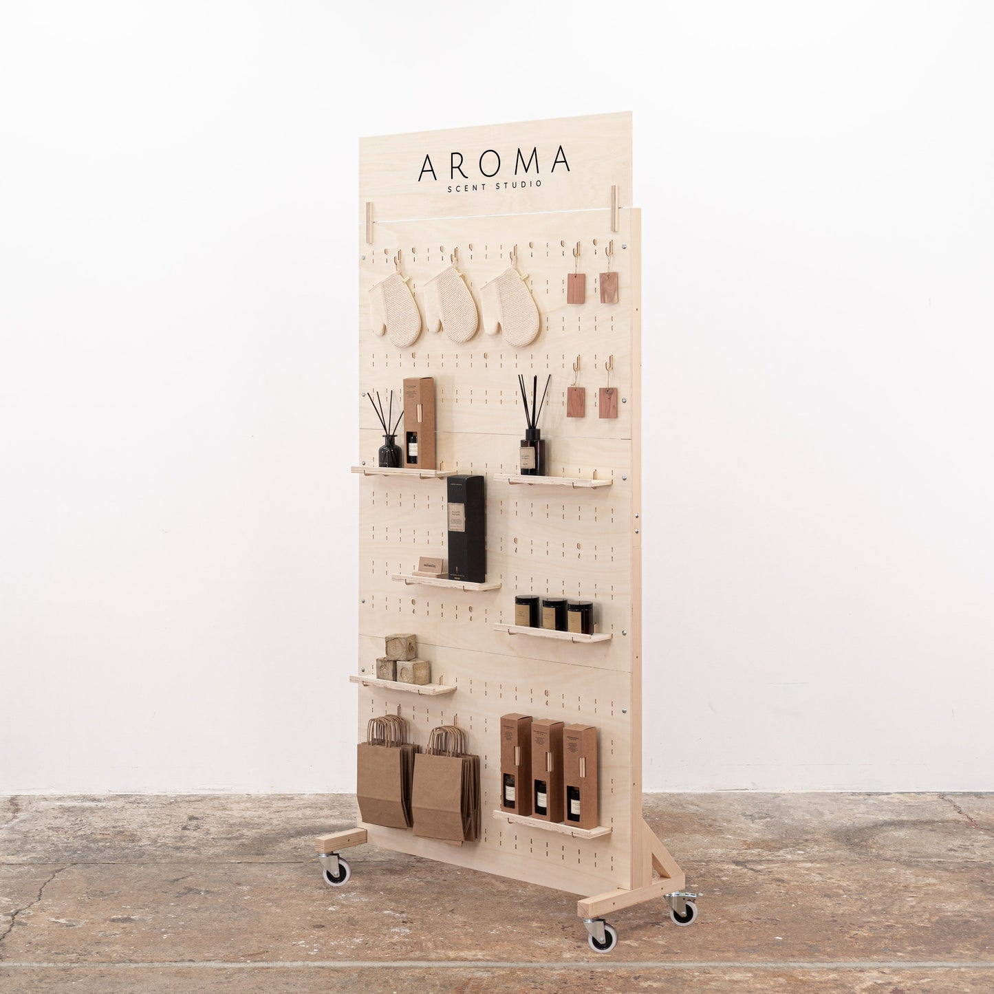 Pegboard wall VP-05-W-NT | natural color