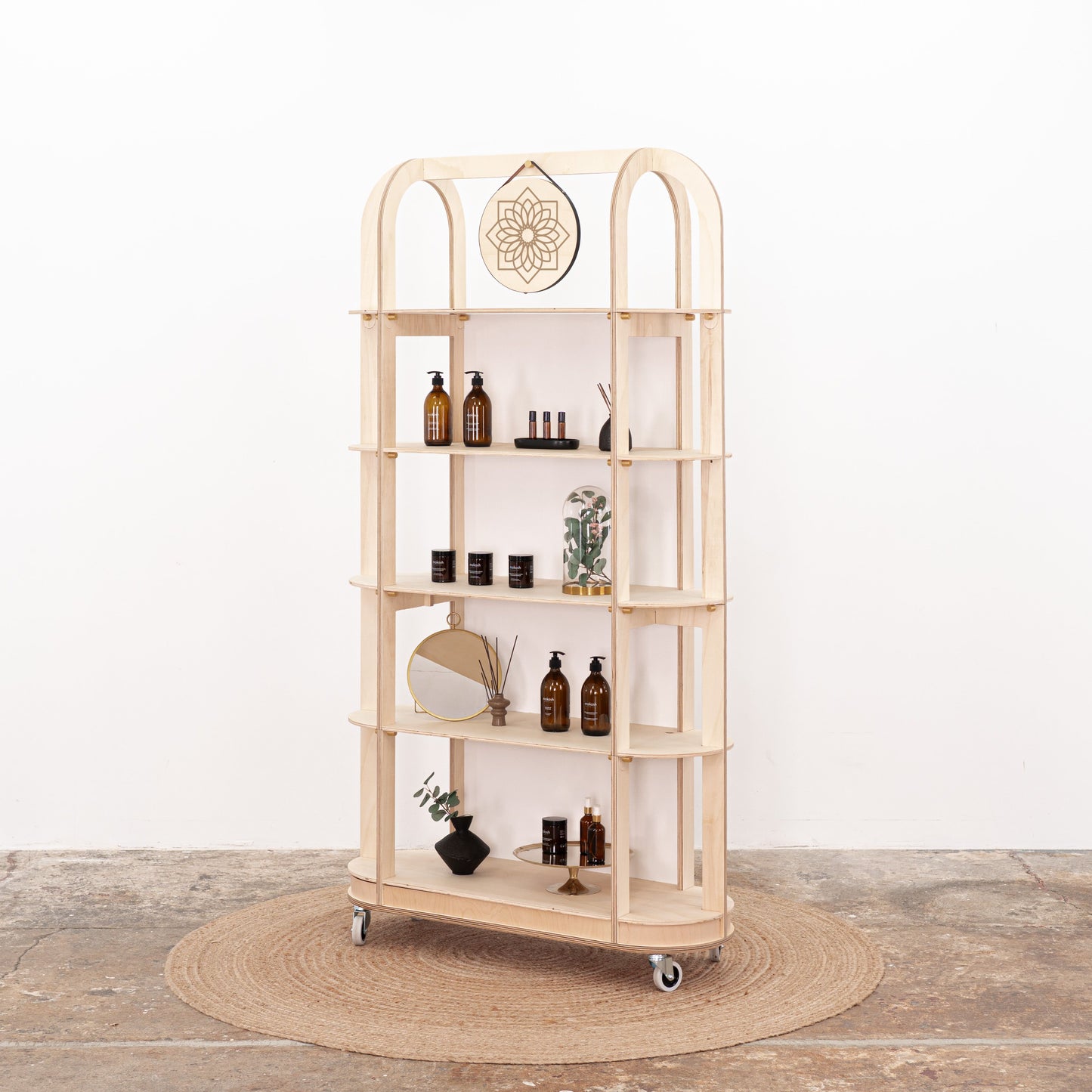 Functional open-shelf display with customizable color and branding
