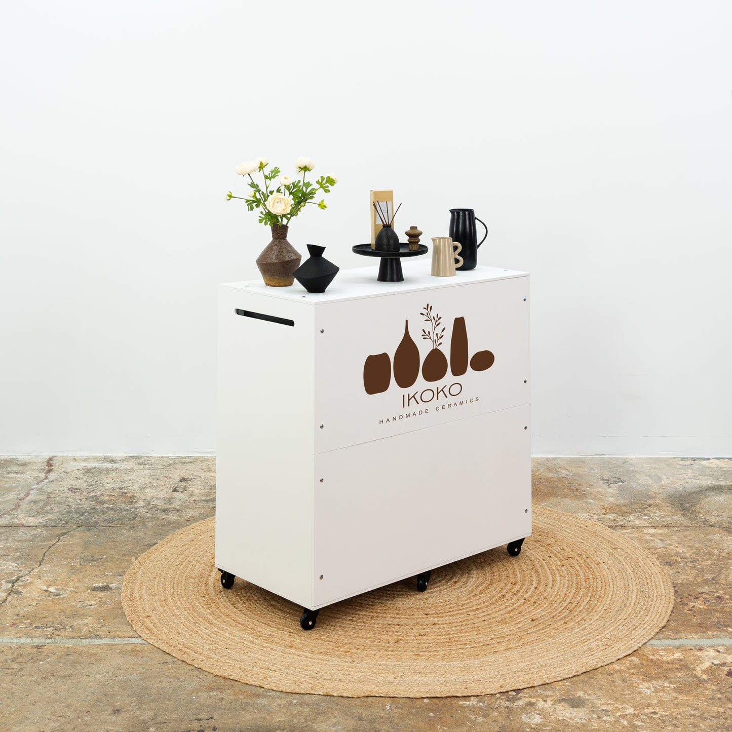 white-trade-show-counter-display