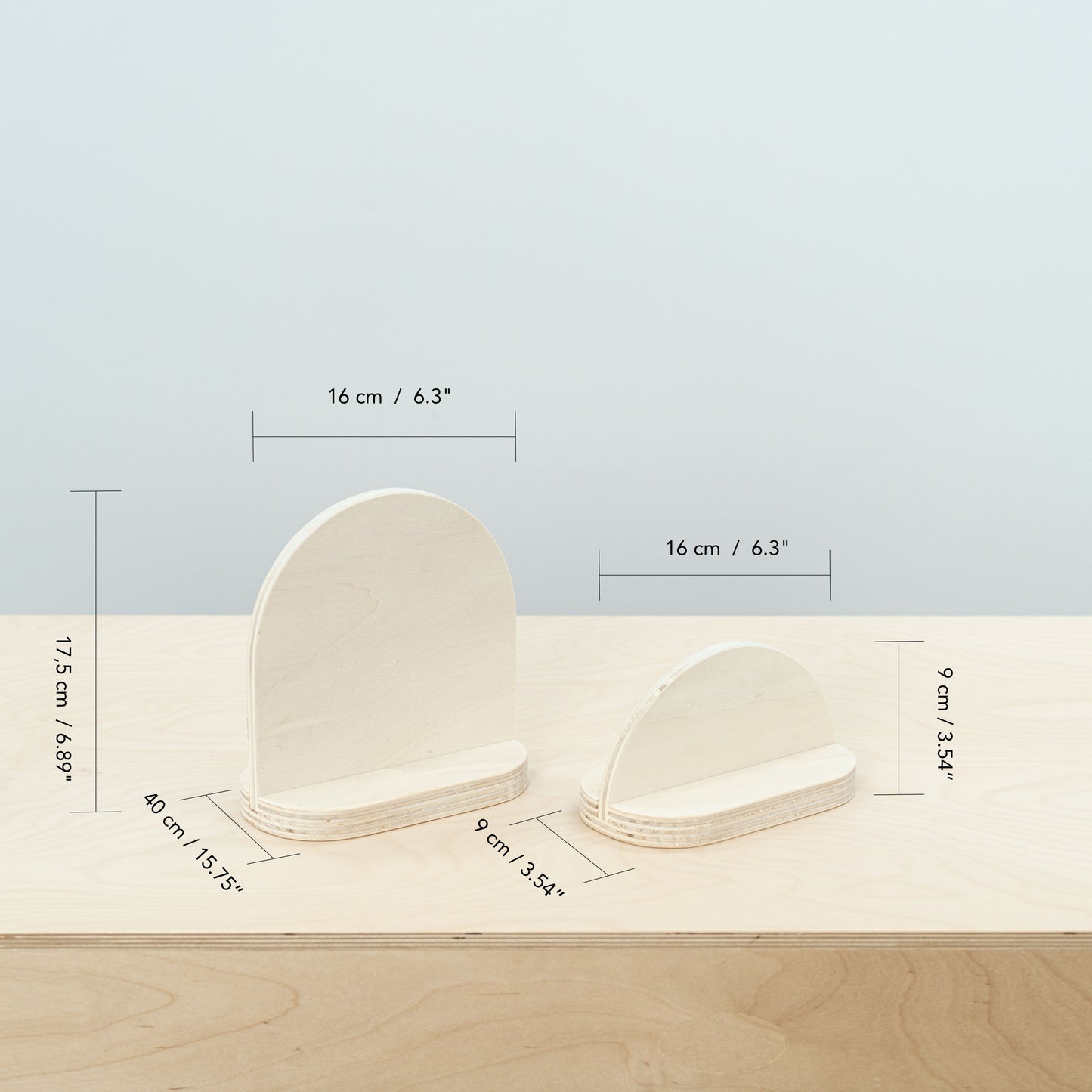 MUSTERVERKAUF | Zusammenklappbares Holz-Stecktafel-Einzelhandelsdisplay VAP-03-NT für den Tisch und ein Set mit 2 Tischschildern/Kartenhaltern kostenlos