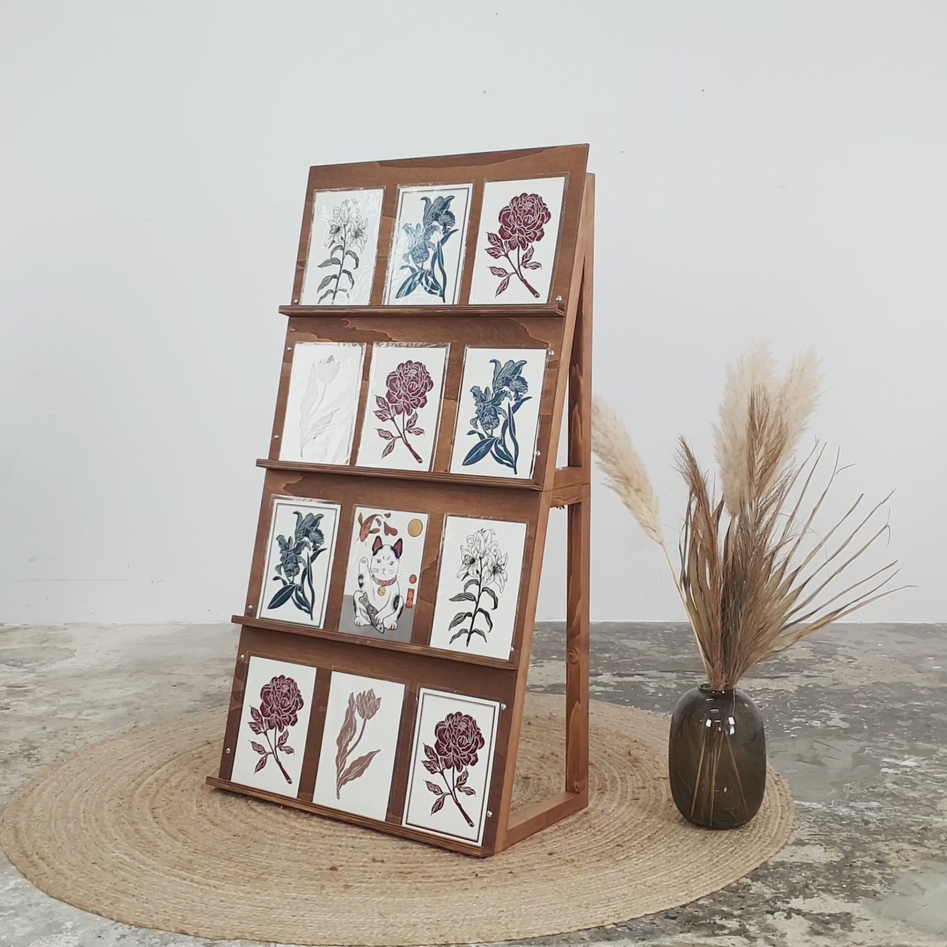 Static video showcasing the coffee-colored dual magazine display in full view with detail shots