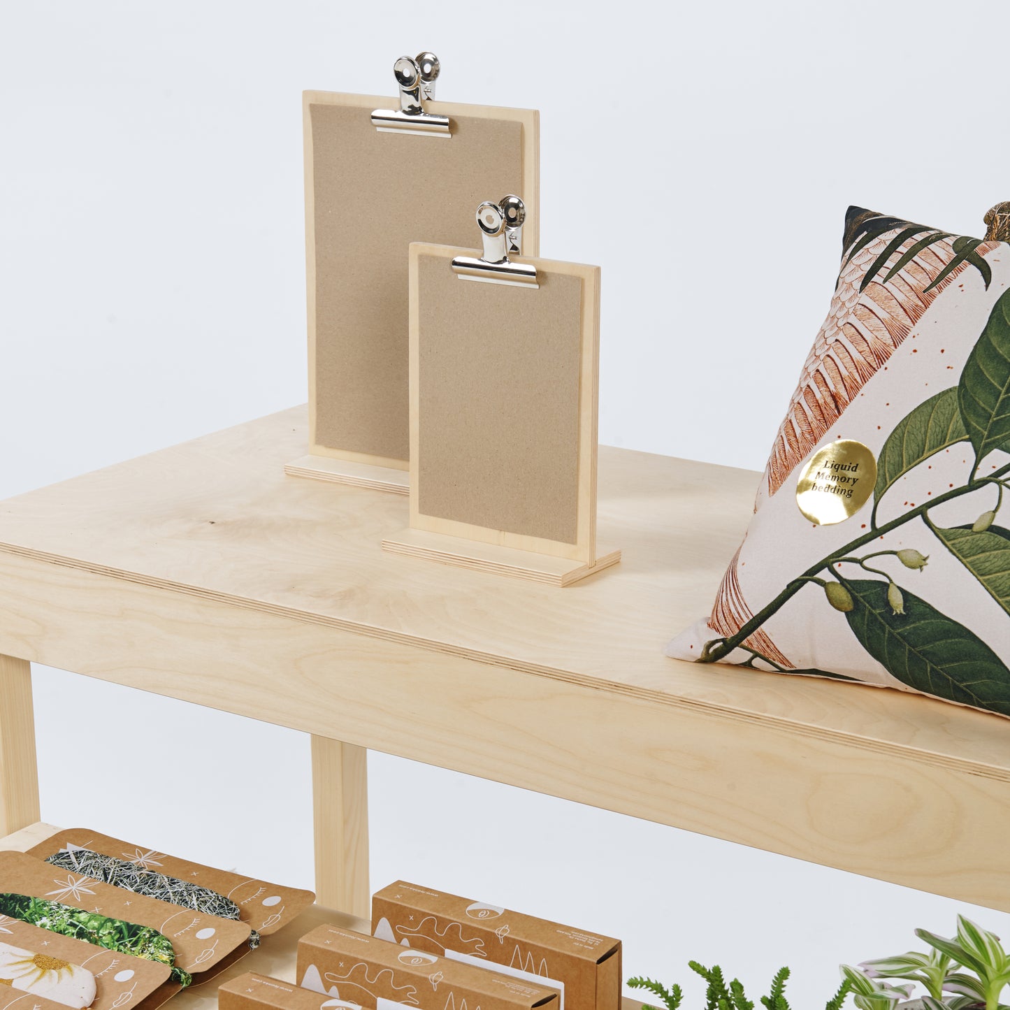natural wood clipboard display set for restaurants and boutiques