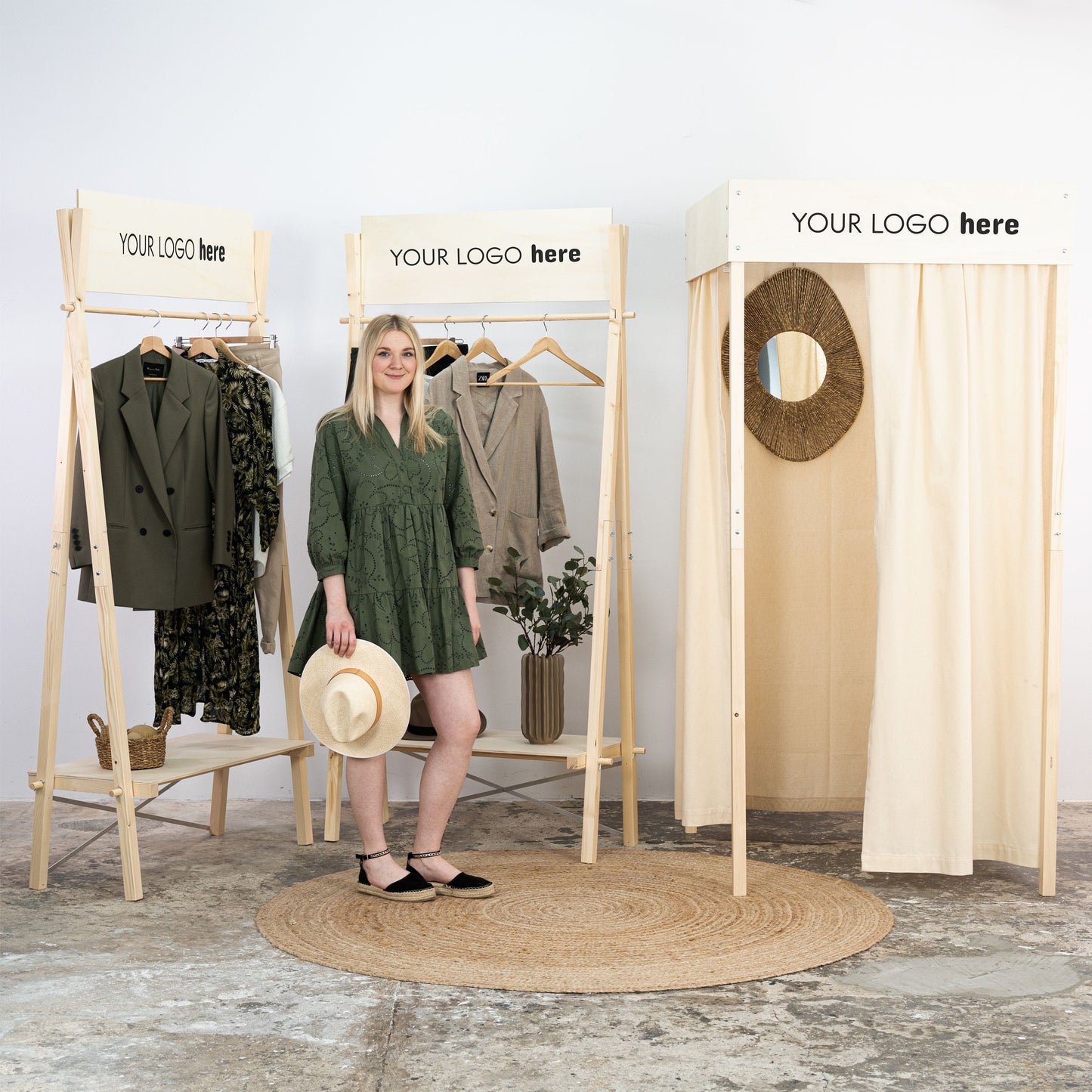 SET Chicago - garment rack and fitting room bundle for fashion designers, clothing brands, showrooms, fashion events | Milimetry