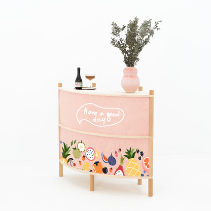 tool-free assembly of bambuk checkout counter – wooden posts screwing into place
