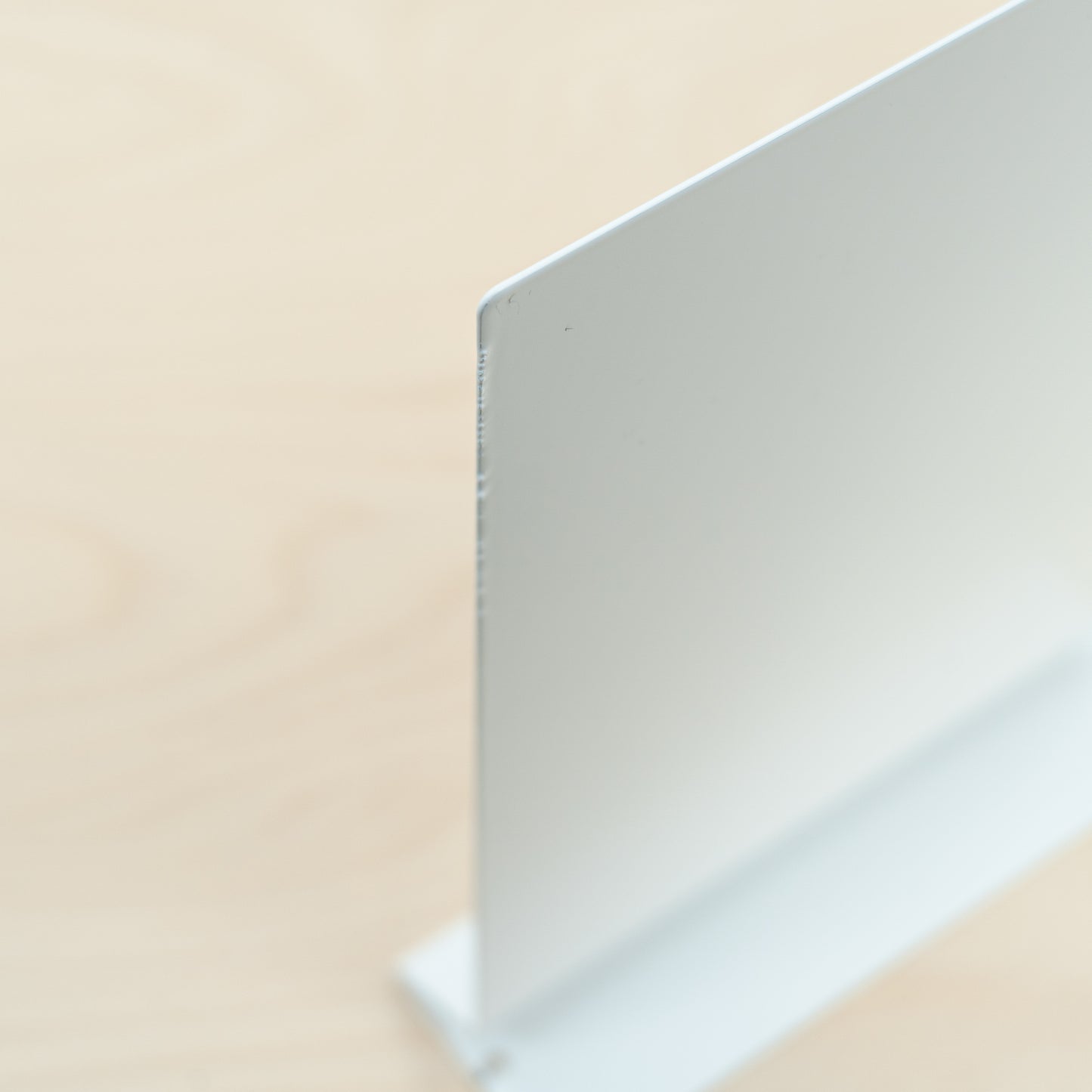 MUSTERVERKAUF | Set mit 5 SAP-A5-V-WT magnetischen Tischschildtafeln aus Metall, vertikal, Größe A5 (halber Buchstabe)