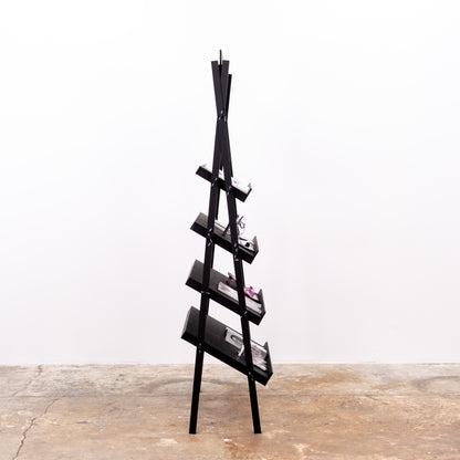 Modern portable shelving display with tool-free assembly system