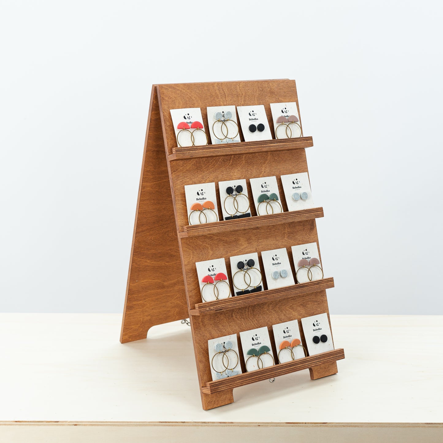 Porte-cartes boucle d'oreille en bois VAB-02-A-CF | exposition de magasin et de foire artisanale