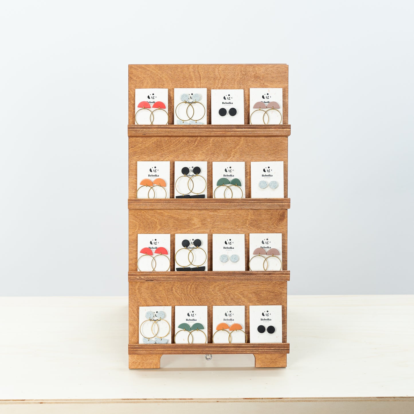 Porte-cartes boucle d'oreille en bois VAB-02-A-CF | exposition de magasin et de foire artisanale