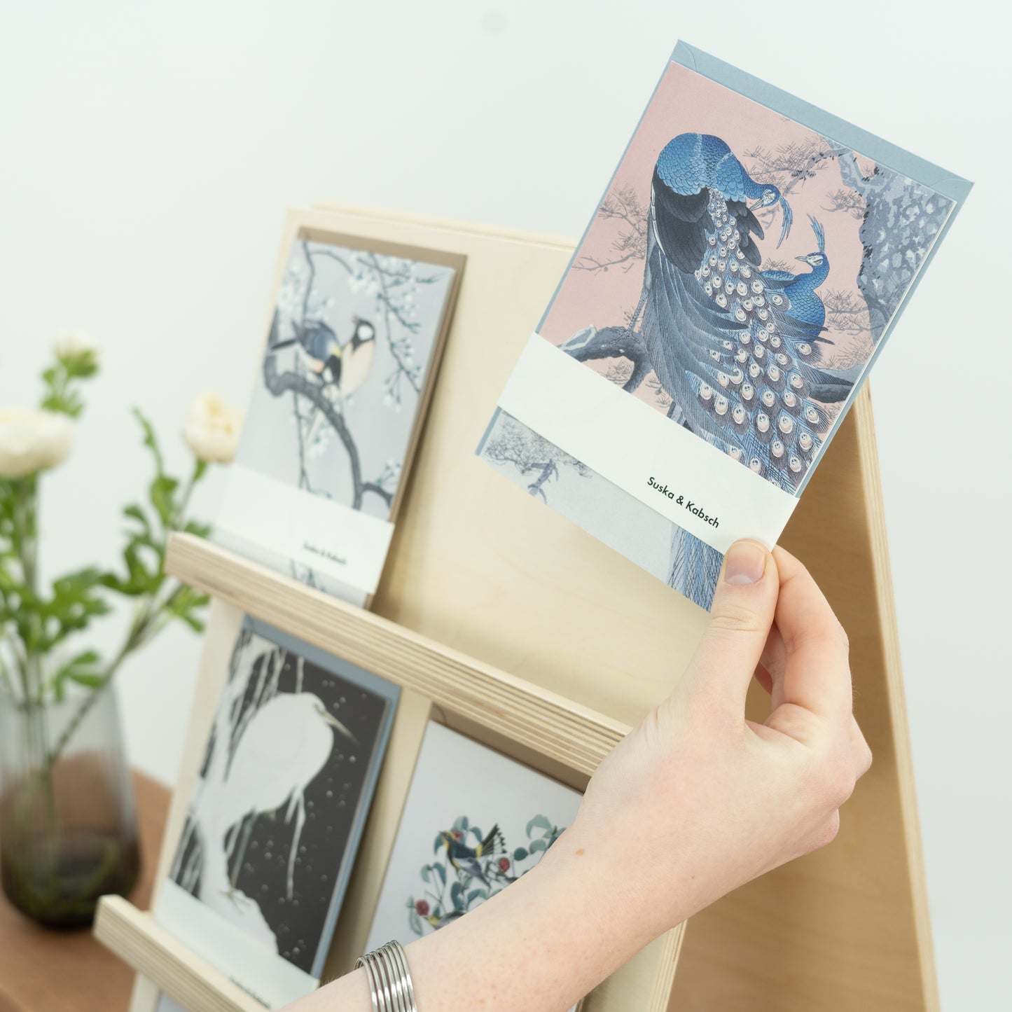 Porte-cartes postales en bois VAB-02-B-NT | exposition de magasin et de foire artisanale