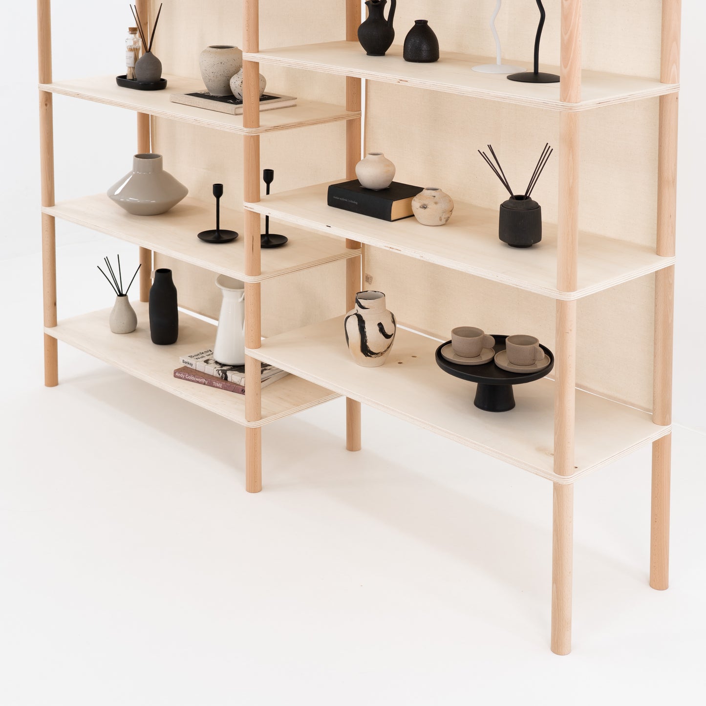 Lightweight wooden shelves for popup retail