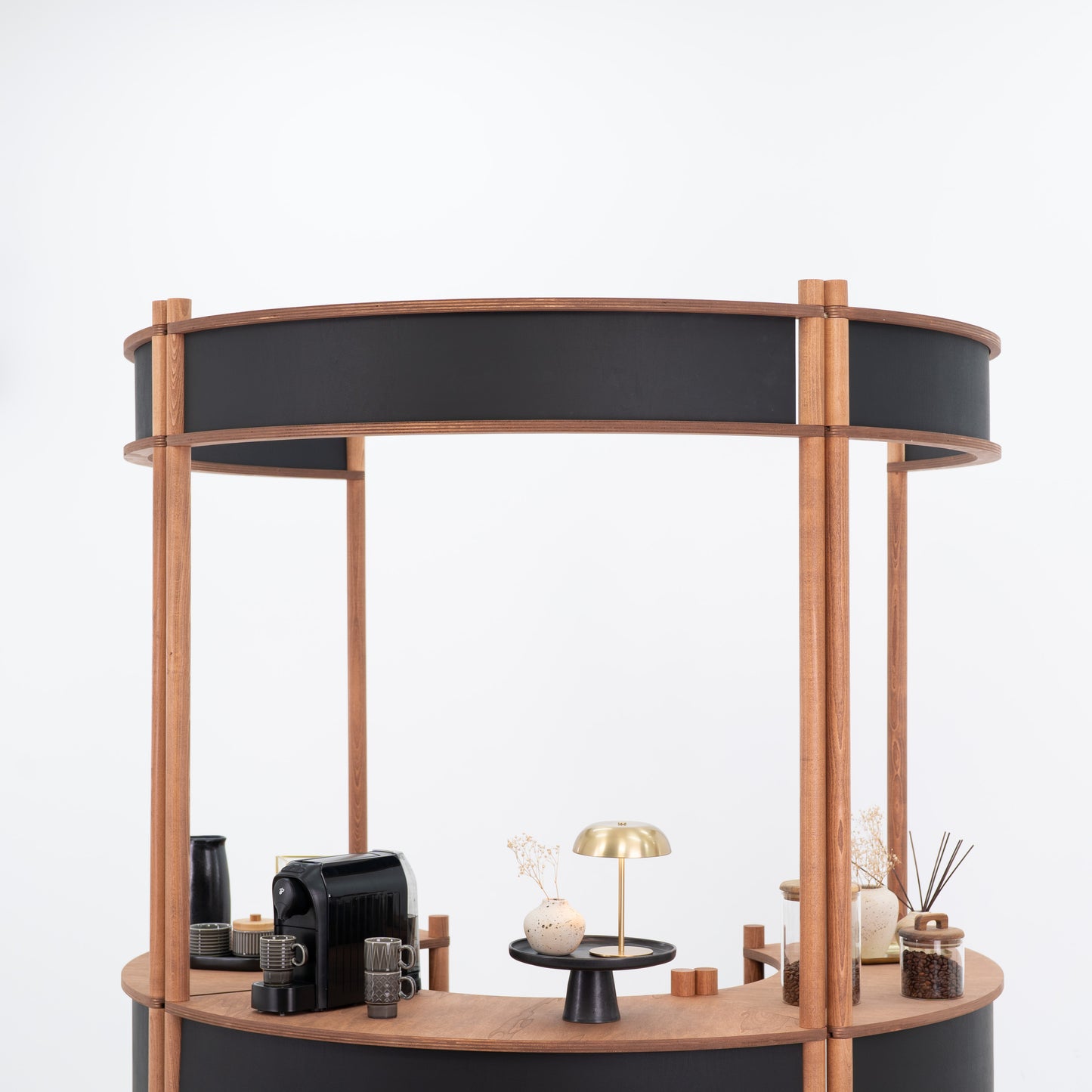 Station de service client incurvée Nara II | café + couleur personnalisée