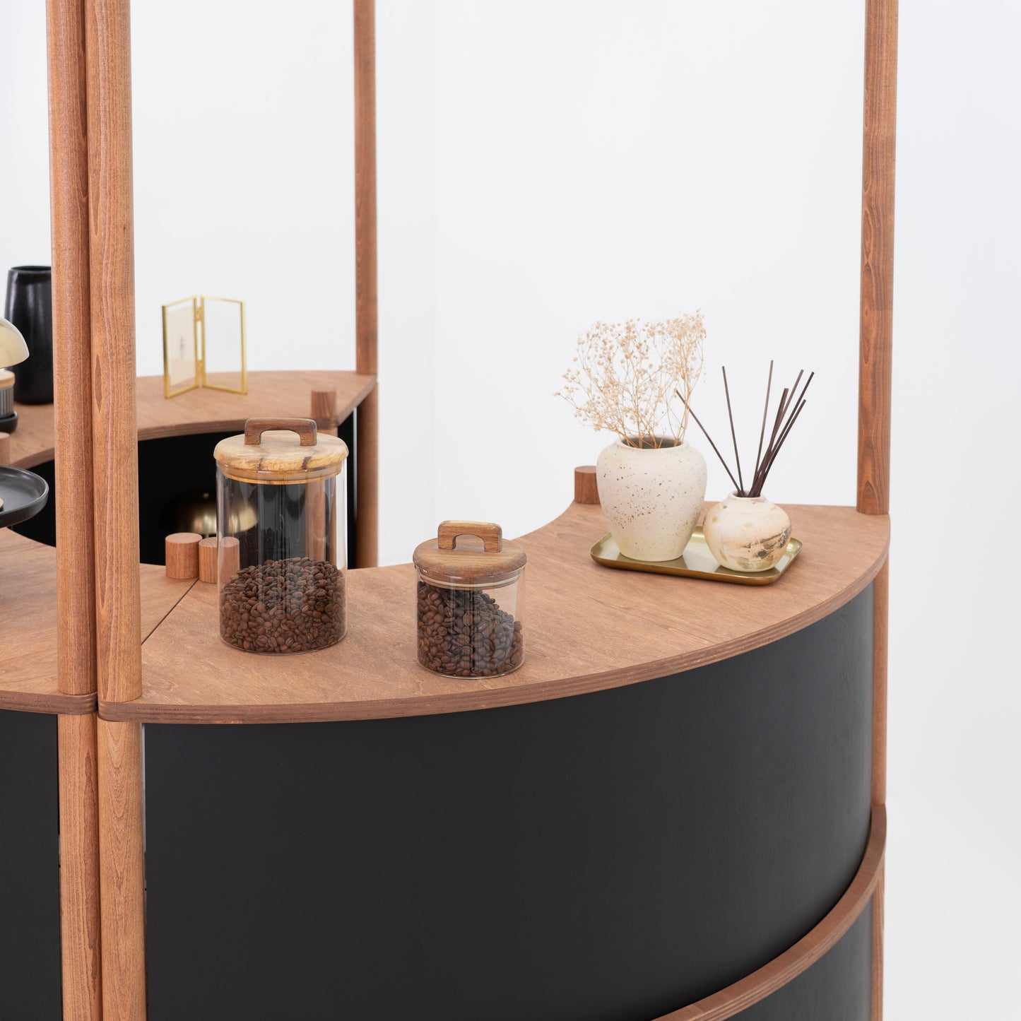 Station de service client incurvée Nara II | café + couleur personnalisée