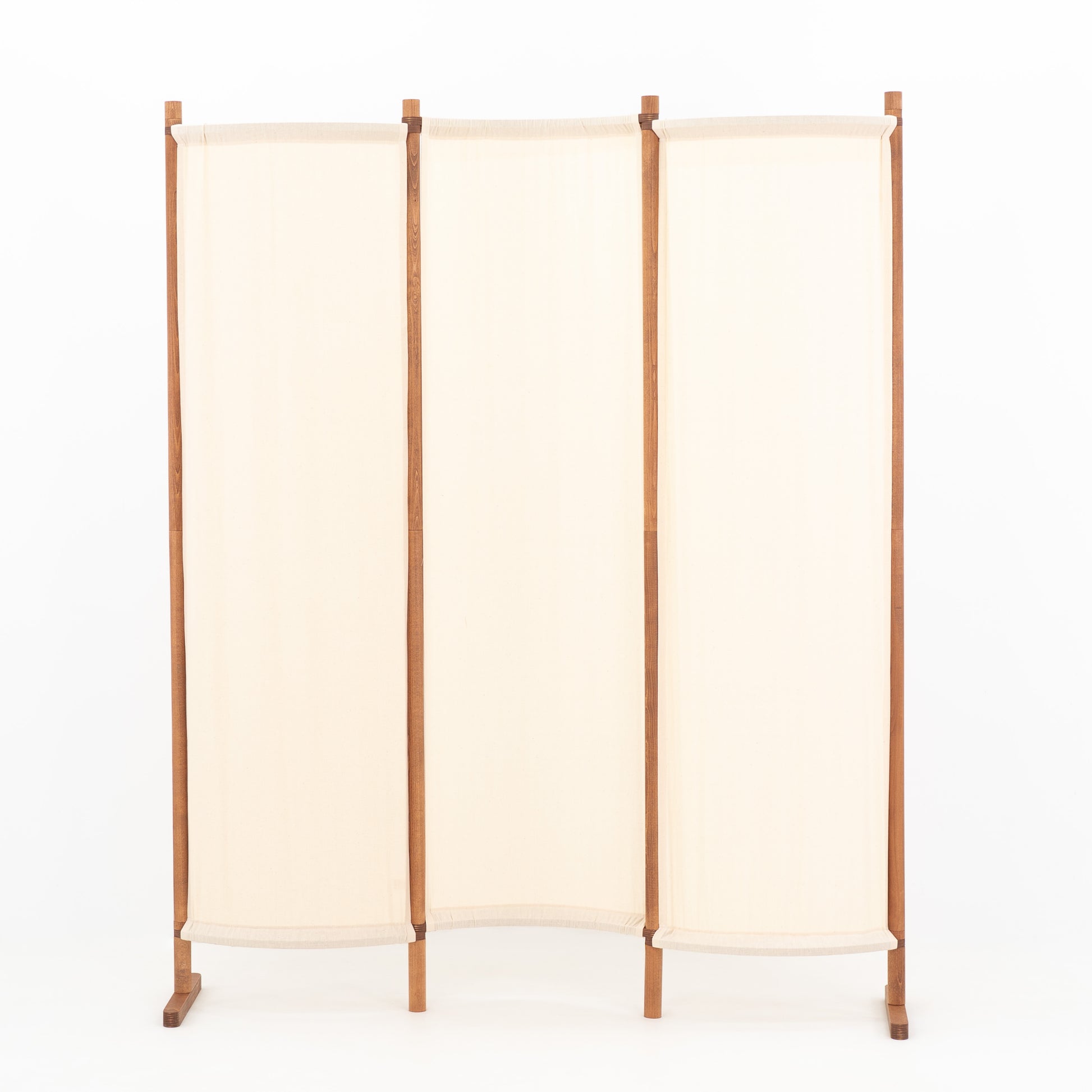 Ścianka eventowa do showroomowego storytellingu i edytorialnej stylizacji produktu
