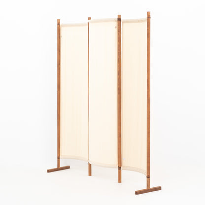 S-förmige Branding-Wand für Erlebnispfade und geführte Event-Bewegung
