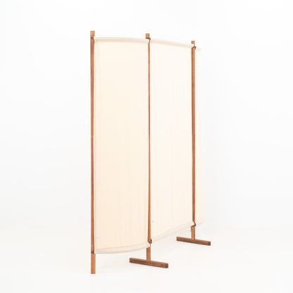 U-förmige Eventwand mit Logo für immersive Café- und Gastronomie-Pop-ups