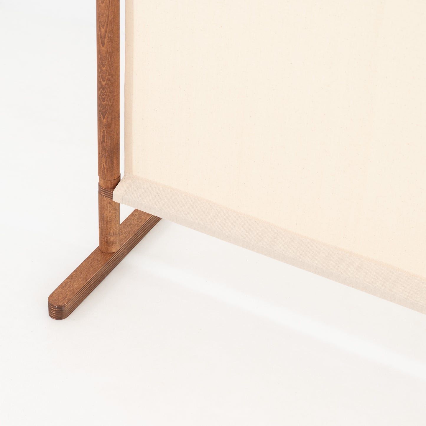 Double wall setup for agency photo zones and immersive brand experiences