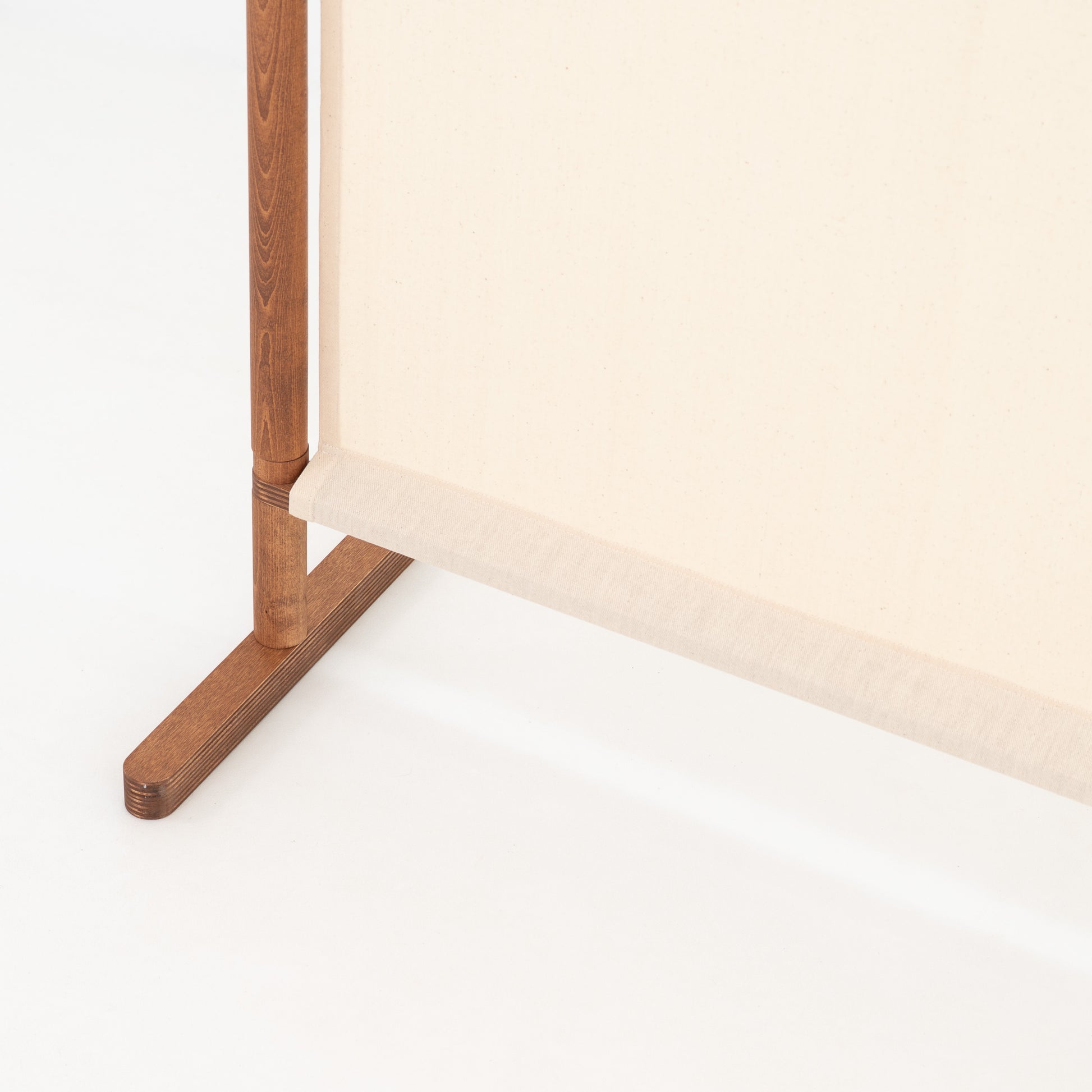 Double wall setup for agency photo zones and immersive brand experiences