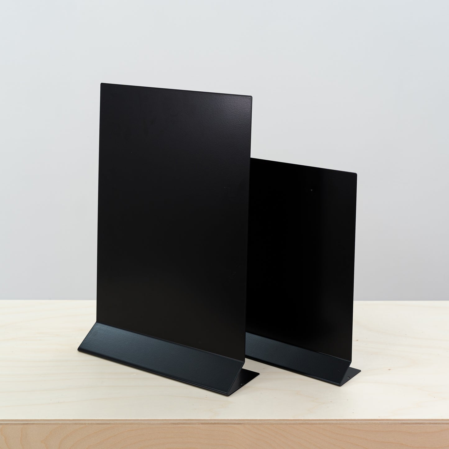 SAMPLE SALE | Set of 2 metal magnetic table top sign boards 1x SAP-A4-V-BL and 1x SAP-A3-V-BL No. 16