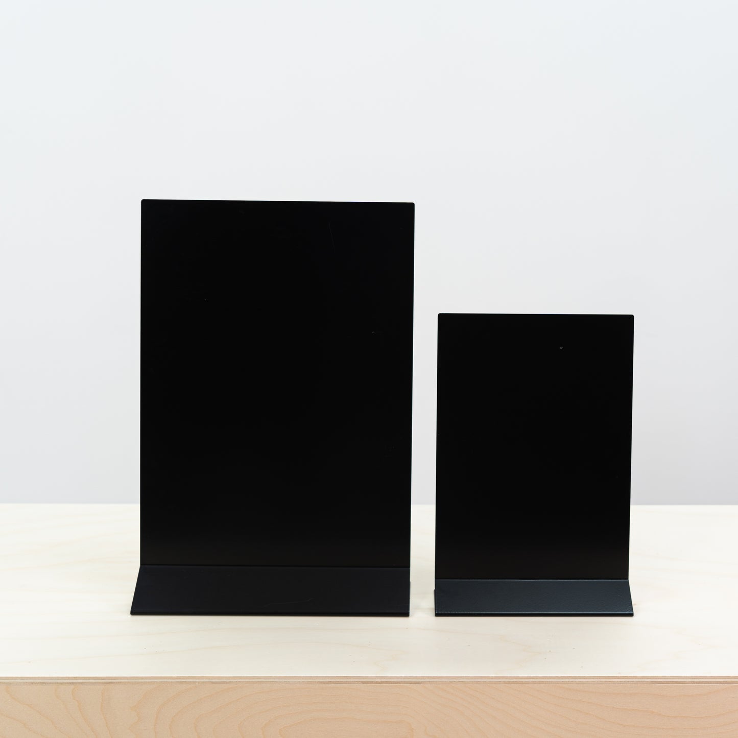 SAMPLE SALE | Set of 2 metal magnetic table top sign boards 1x SAP-A4-V-BL and 1x SAP-A3-V-BL No. 16