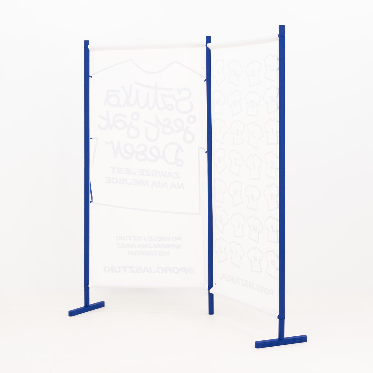 Double display wall with white back panels