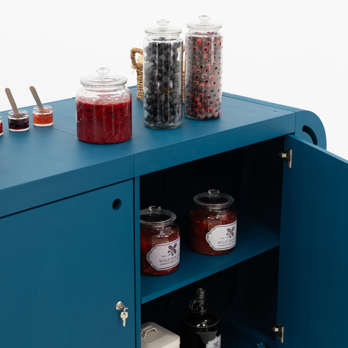 Promotiontheke mit Logo VC-38-W-ML, Detail des abschließbaren Stauraums