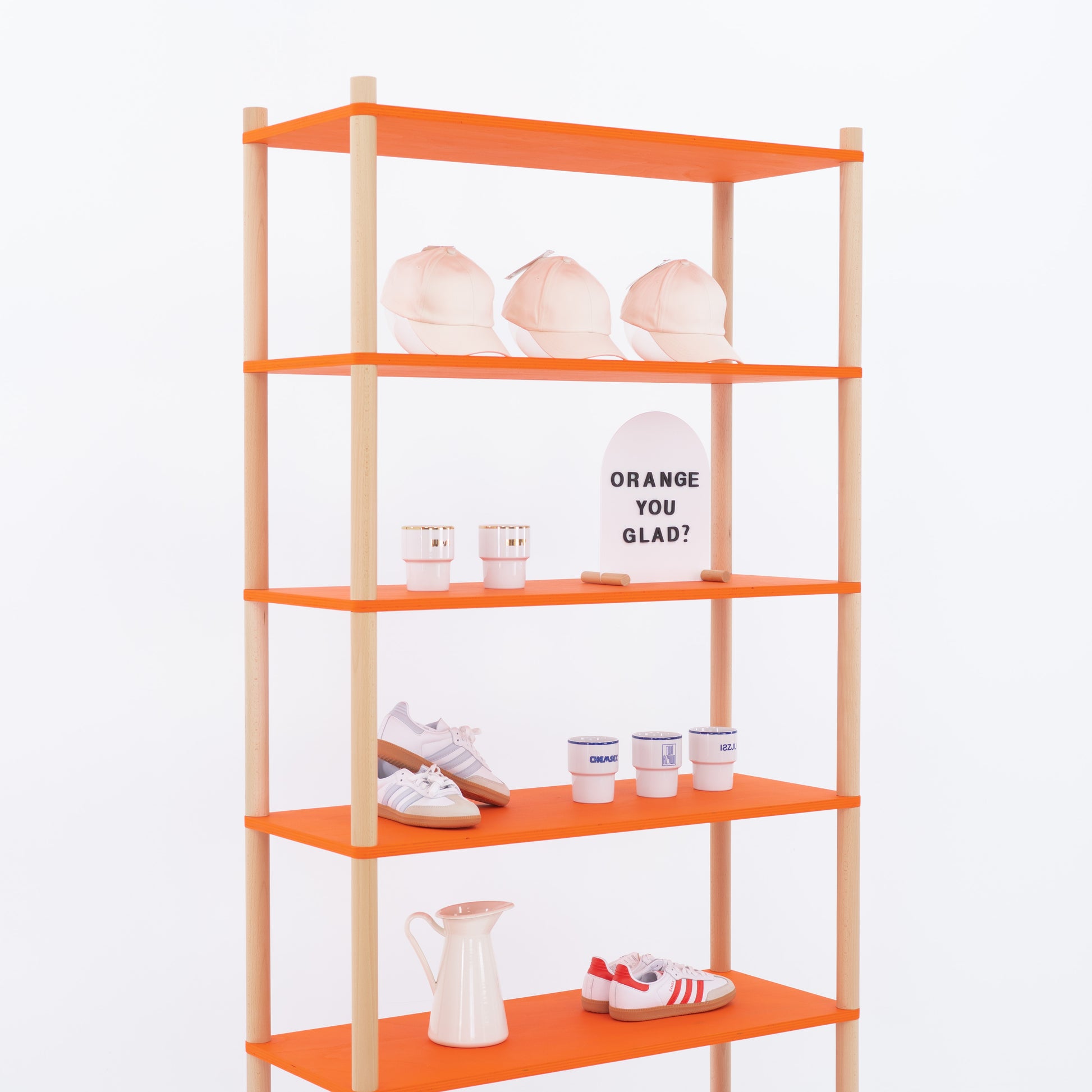 Retail shelving unit with optional back panel