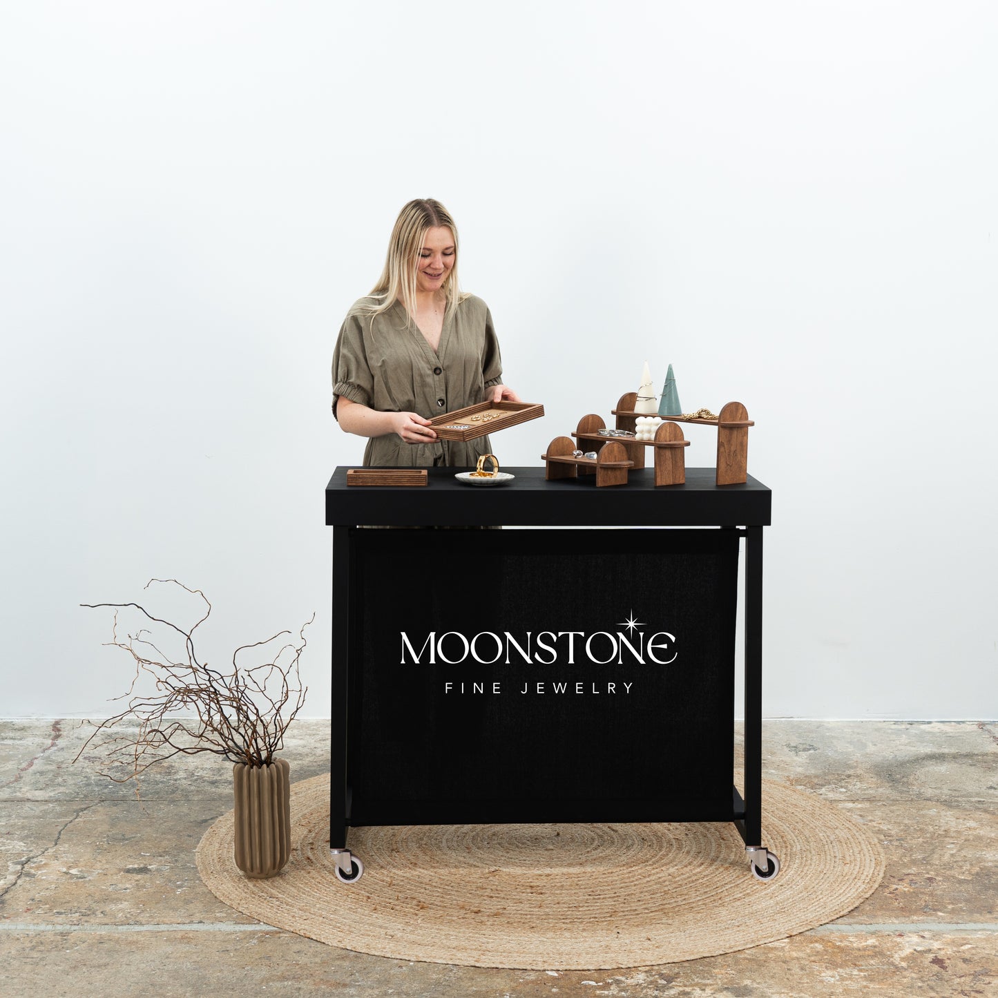 Table de vendeur VC-04-C-W-BL avec panneau de marque et roulettes, pliable, portable, pour salons et événements
